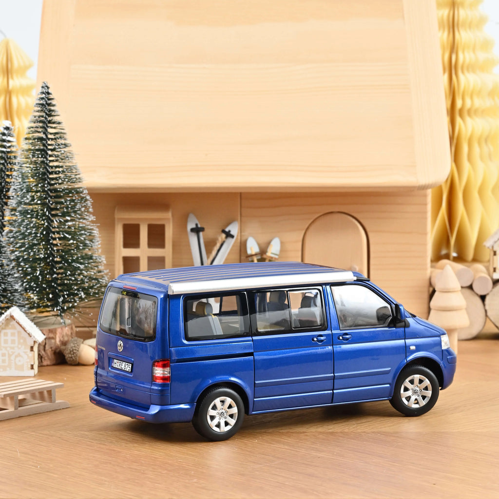 VW California 2003 Ravenablau Metallic 1:18