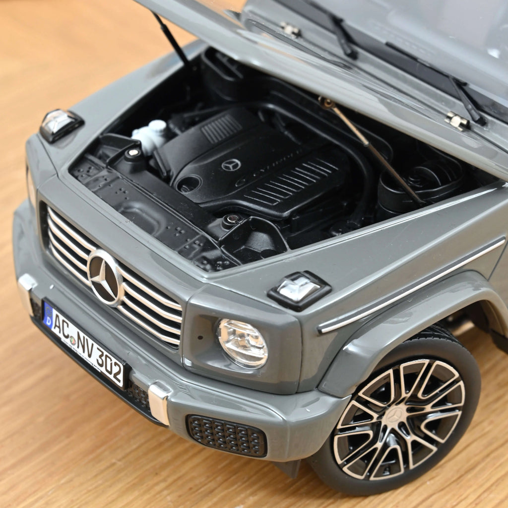 Mercedes-Benz G-Class 2024 Classic Grey 1:18