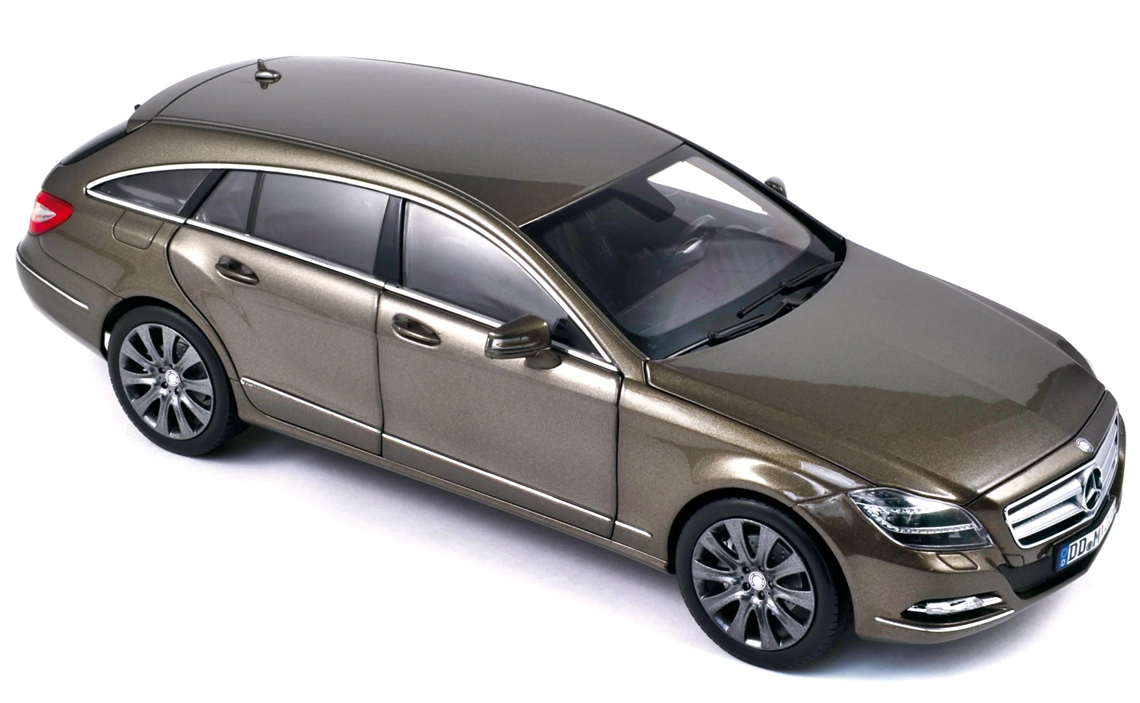 Mercedes-Benz CLS-Klasse Shooting Brake 2012 Ivoire métallisé 1:18