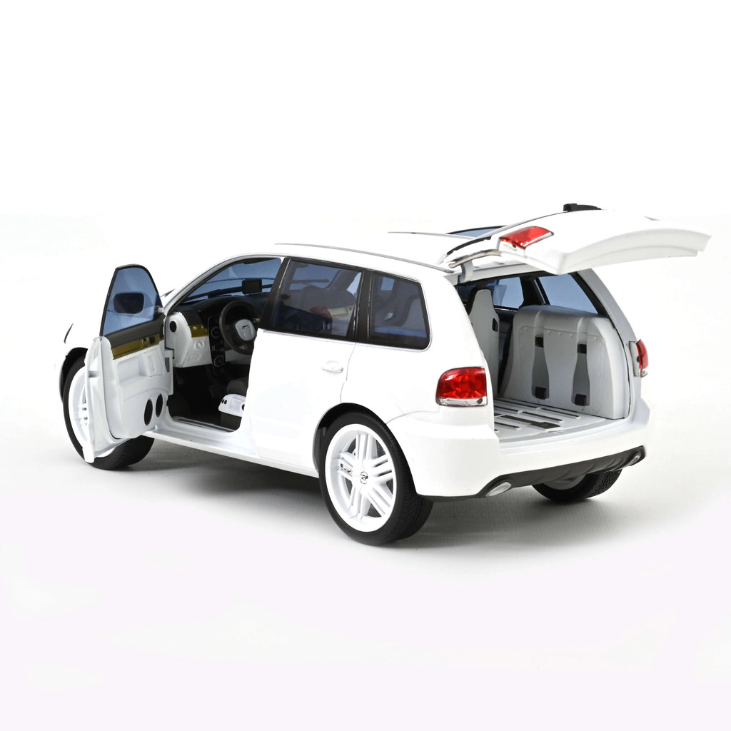 VW P24 by Parotech 2008 Mattweiß 1:18
