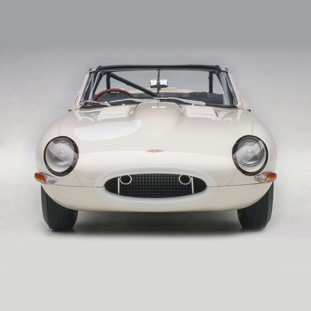Jaguar E-Type Lightweight 2015 White 1/18