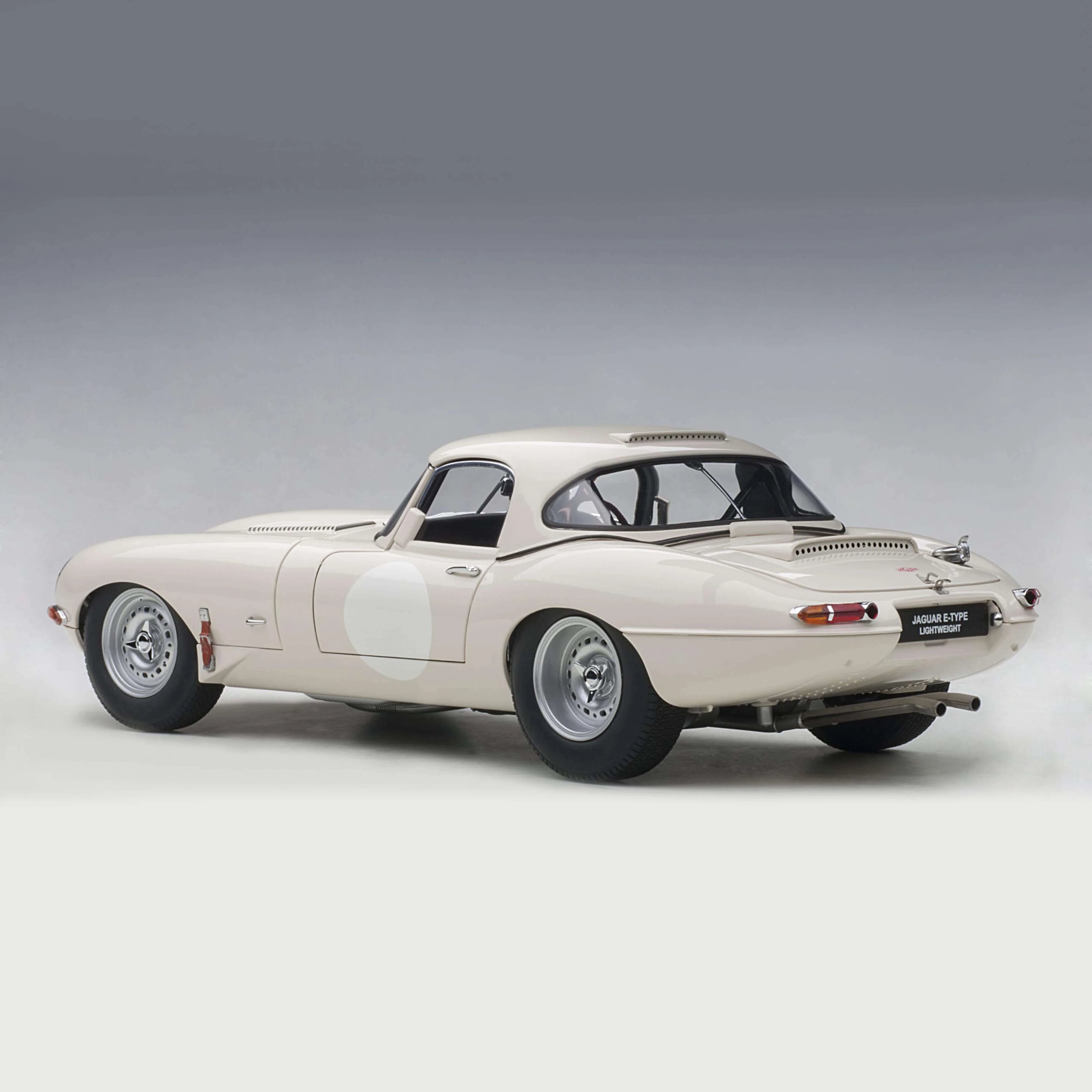 Jaguar E-Type Lightweight 2015 White 1/18