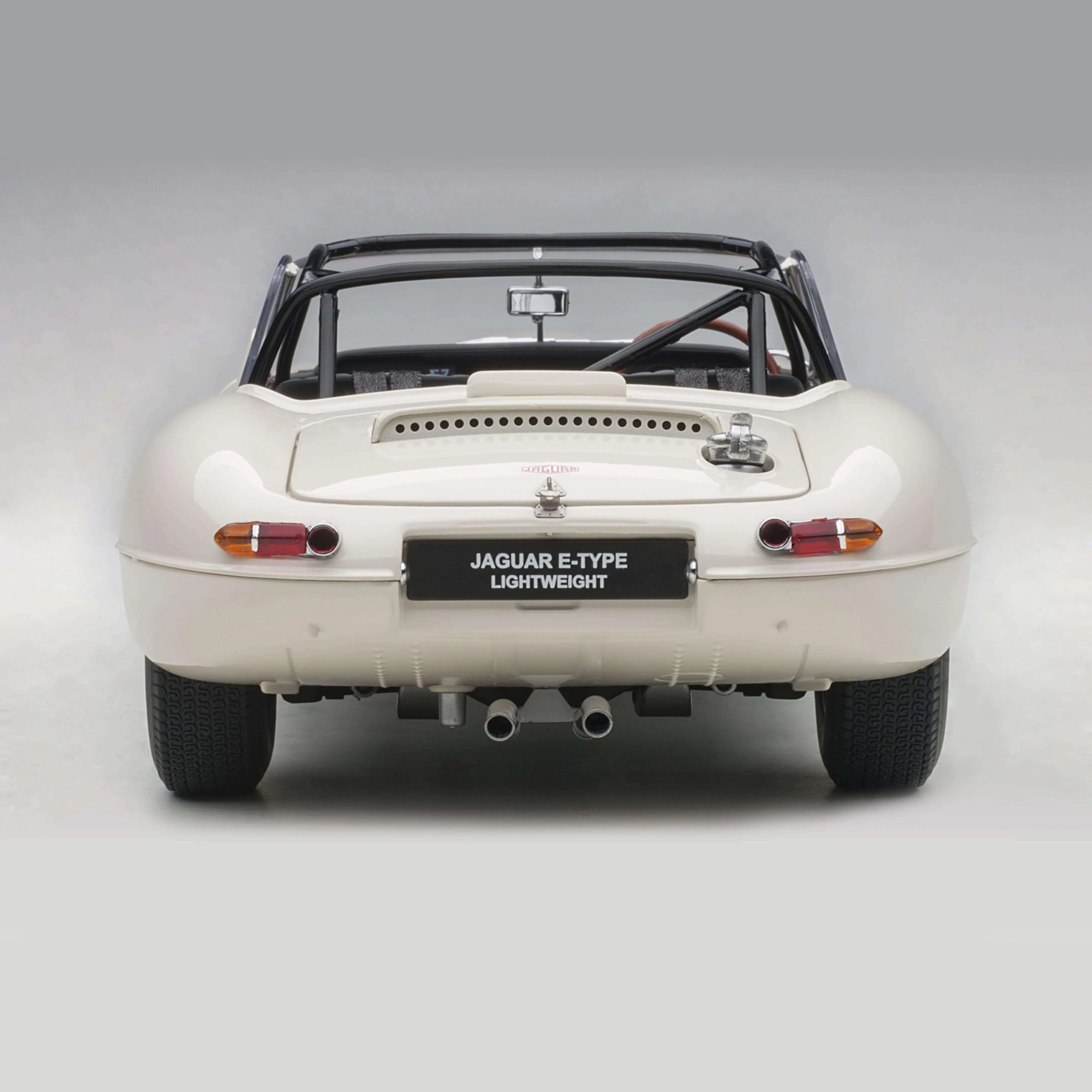 Jaguar E-Type Lightweight 2015 White 1/18