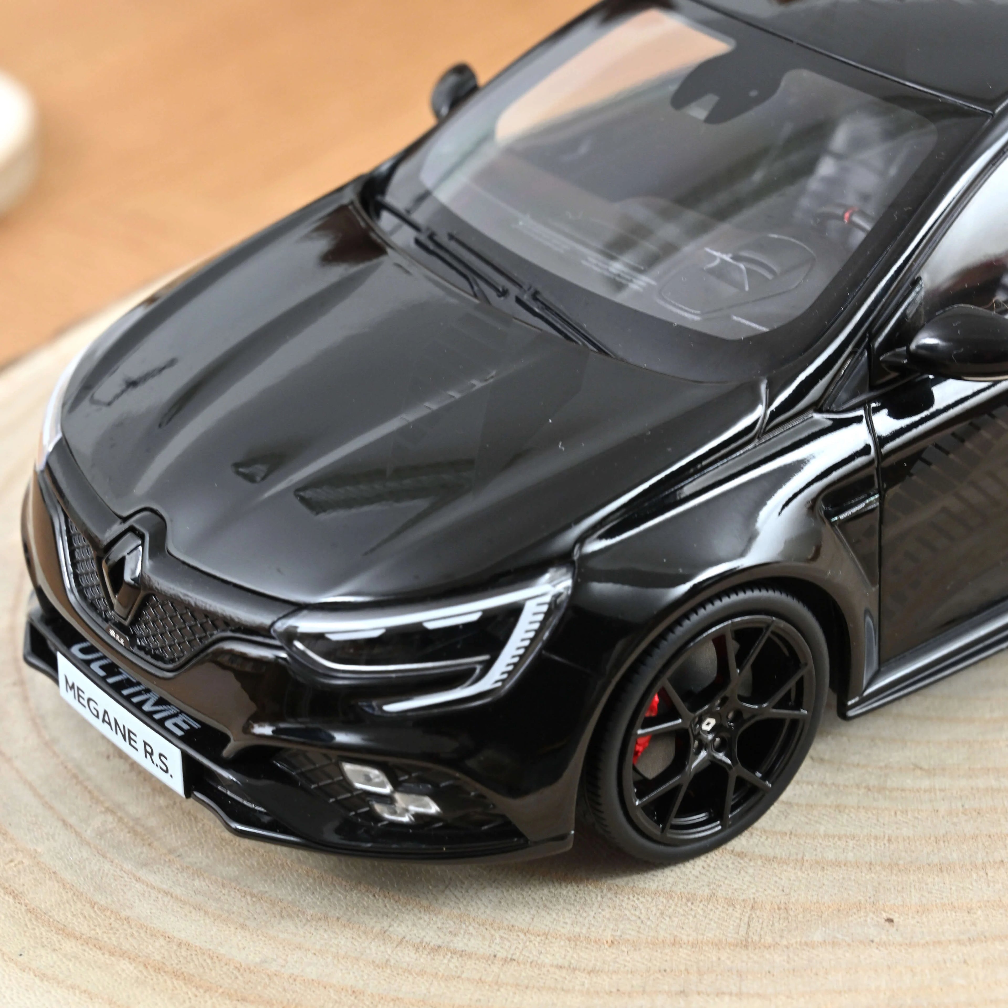 Renault Megane R.S. Ultime 2023 Diamond Black 1:18 - 200pcs
