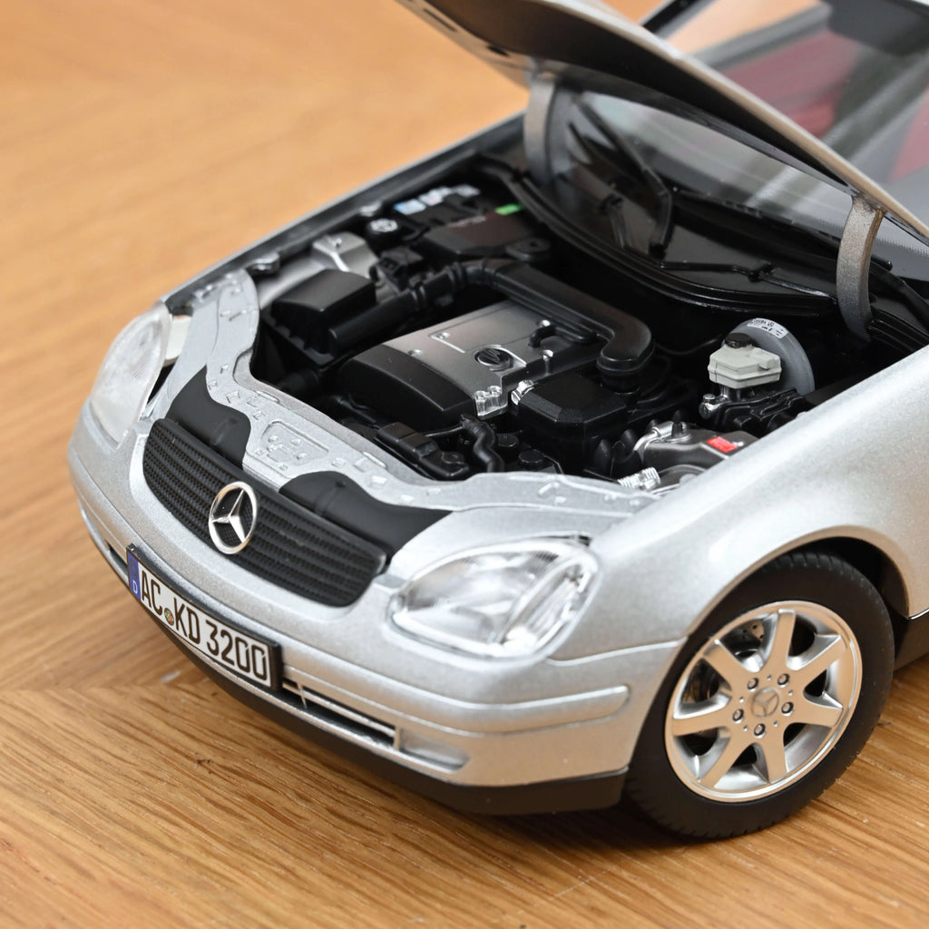 Mercedes-Benz SLK 1996 Brillant Silber 1:18
