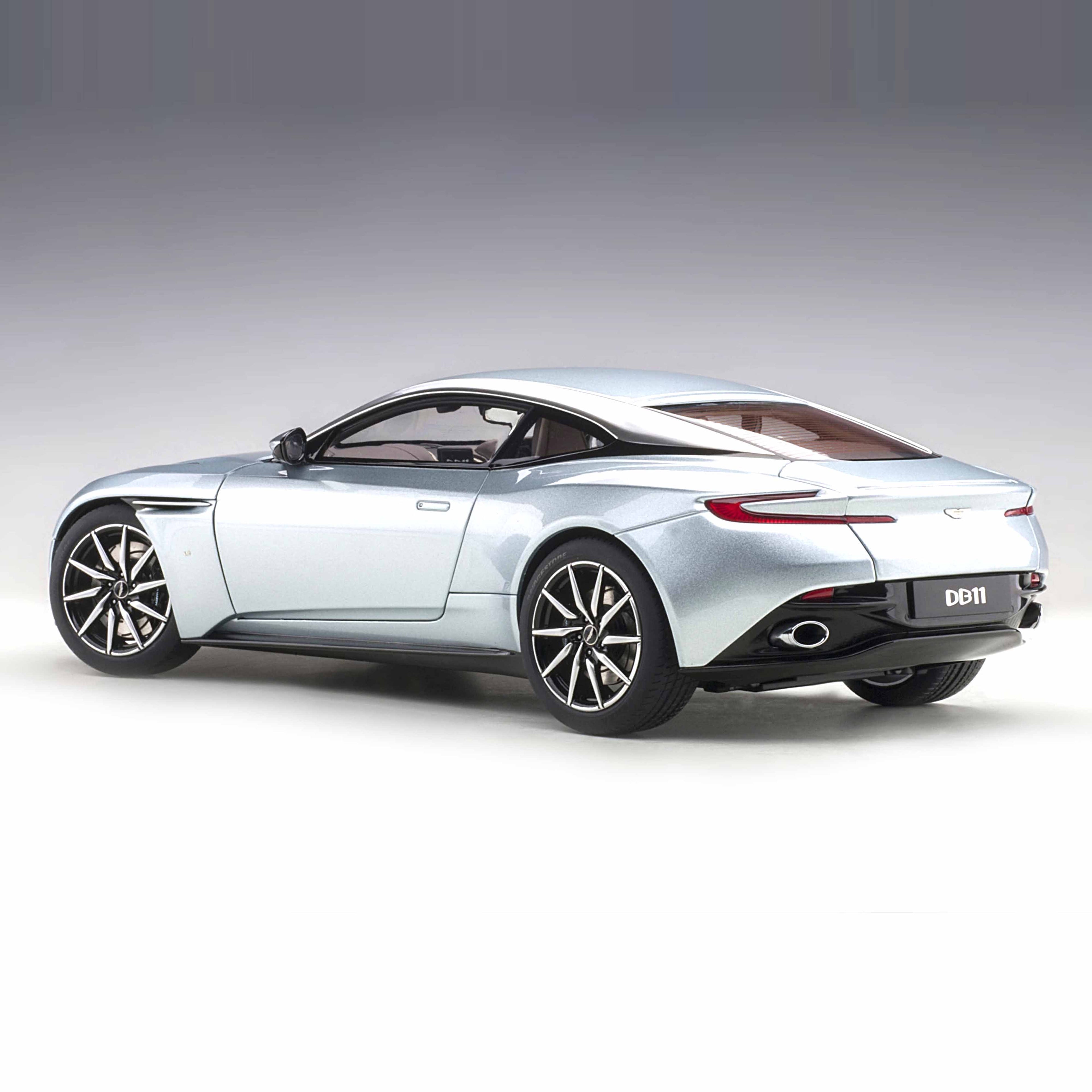 Aston Martin DB11 Silver - Skyfall 1:18
