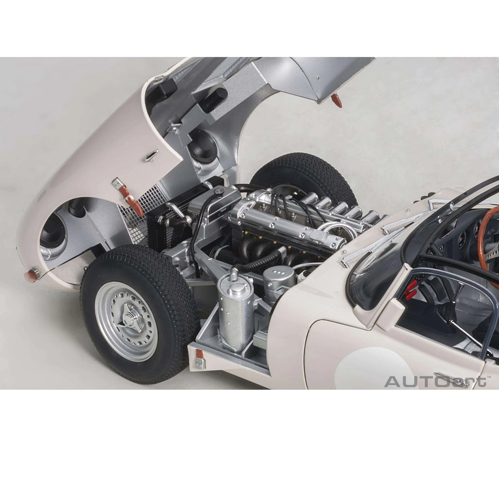 Jaguar E-Type Lightweight 2015 White 1/18