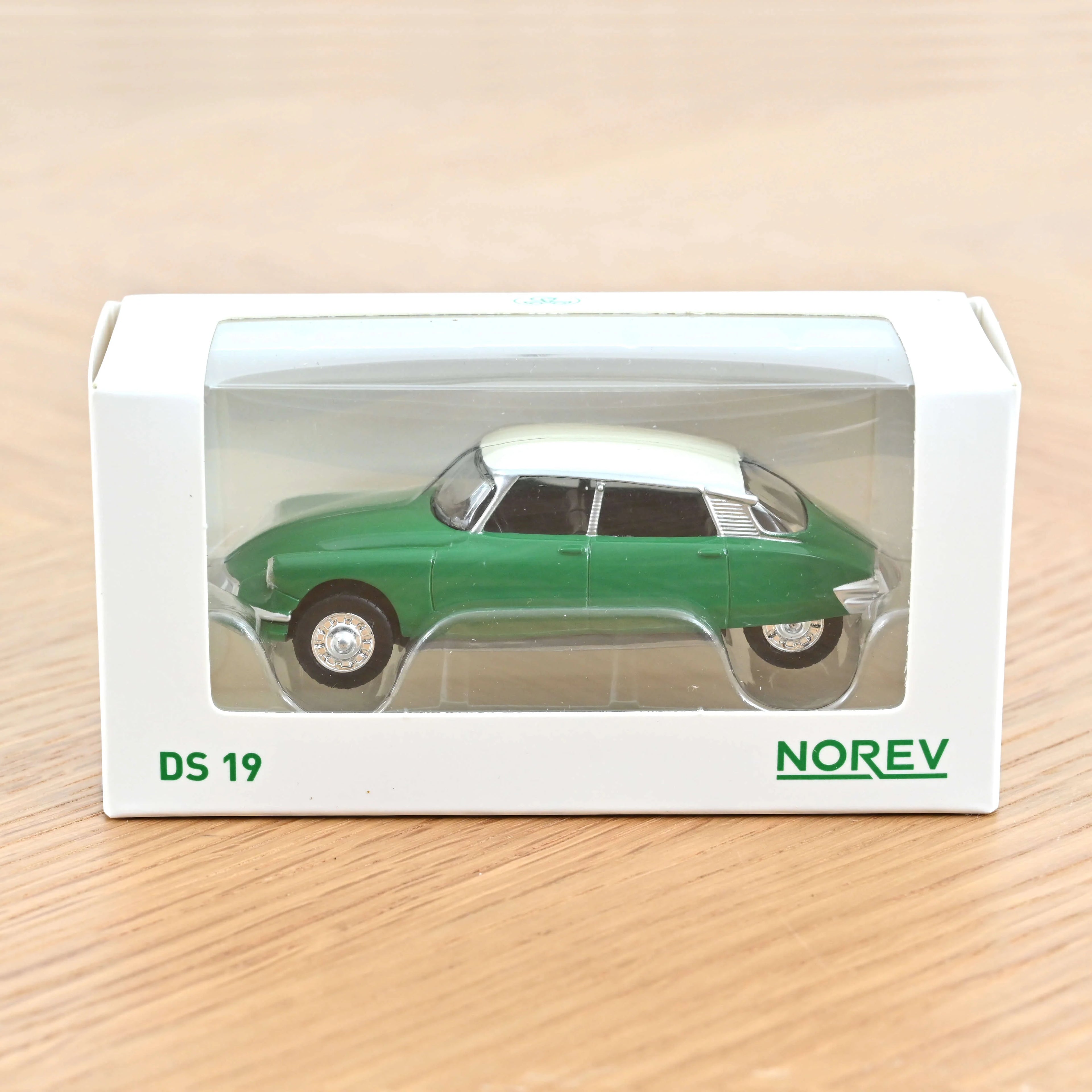 Citroën DS 19 1958 Grün & weißes Dach 1:58