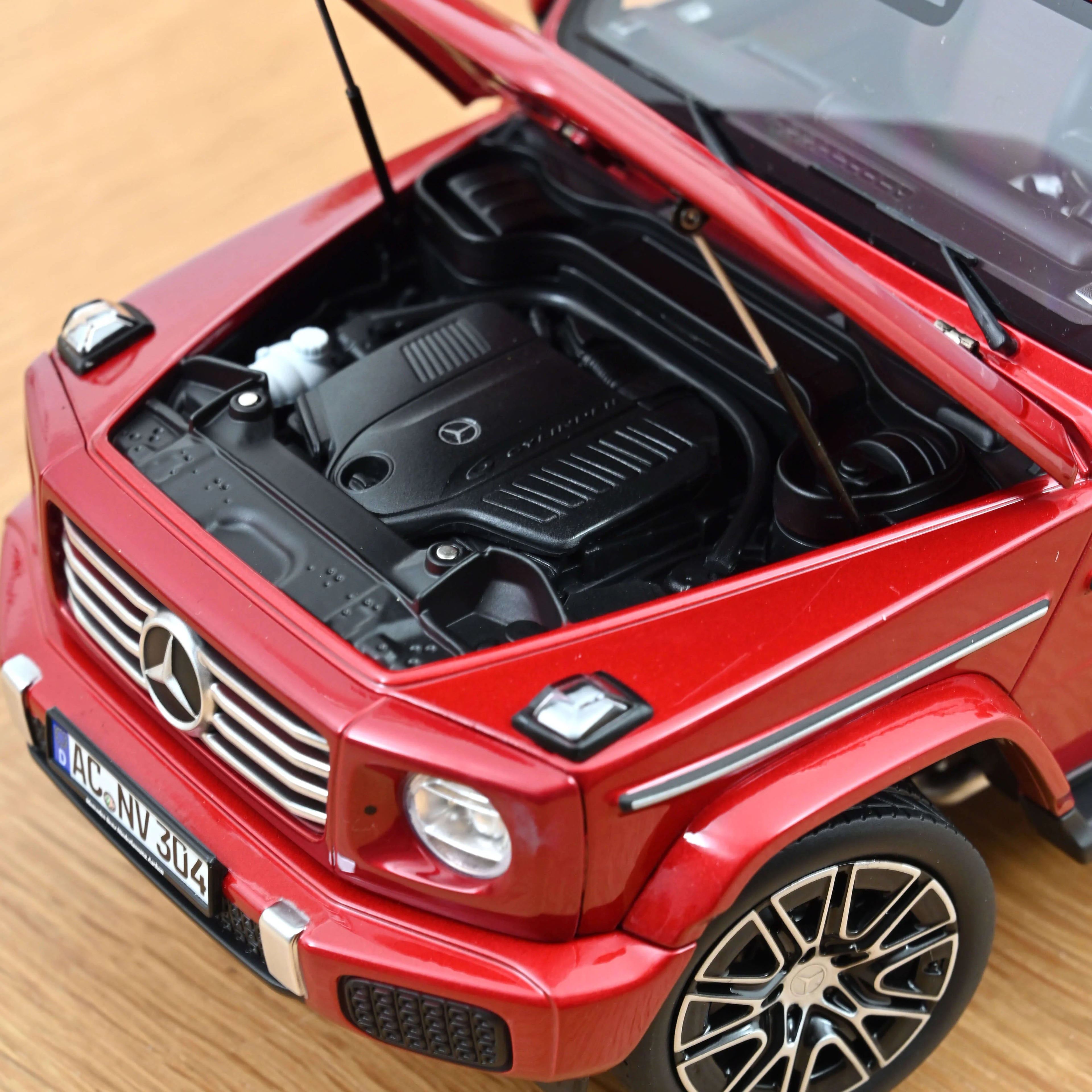 Mercedes-Benz G-Class 2024 Hyacinth Red 1:18