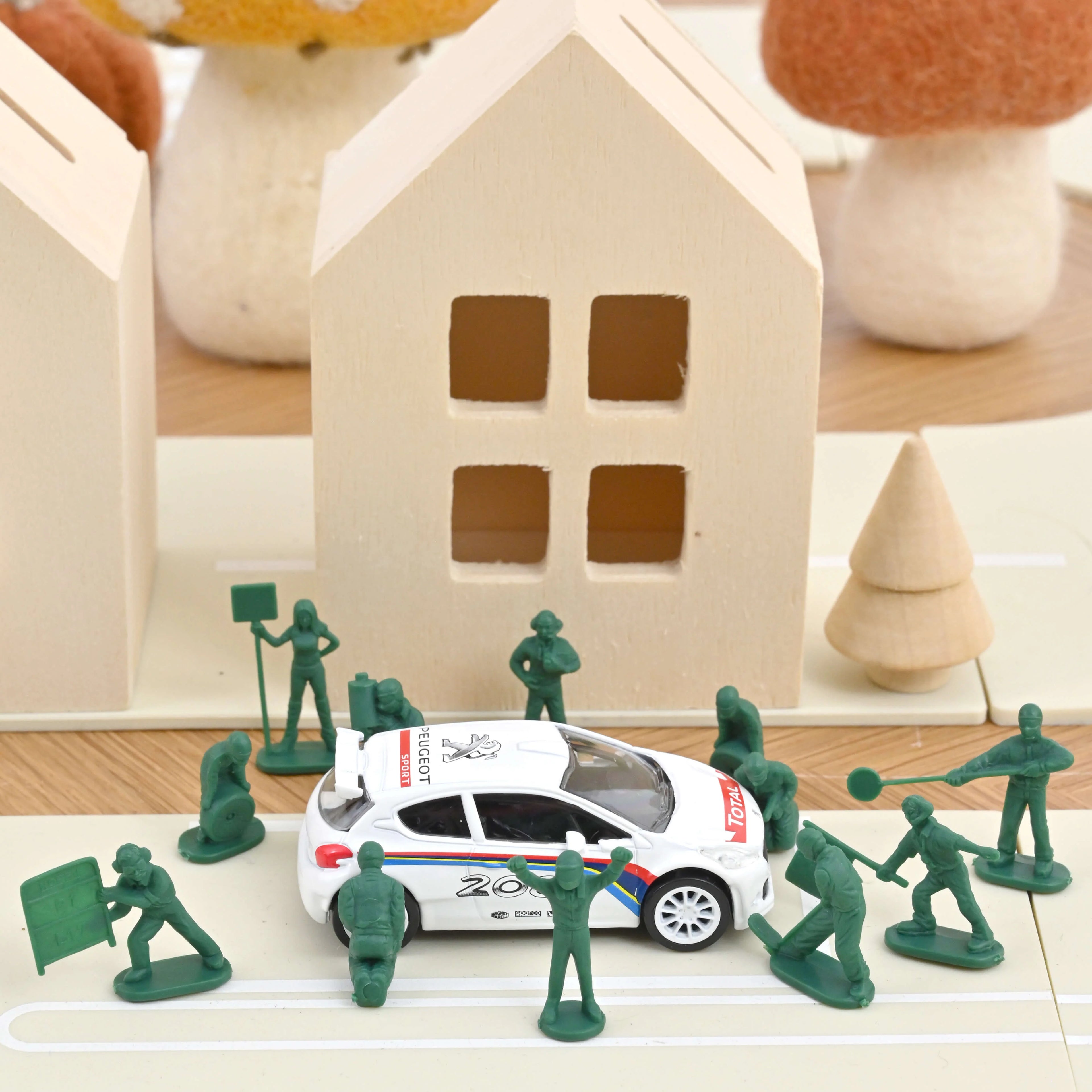 Racing and Construction Figures 1:64 (36pcs)