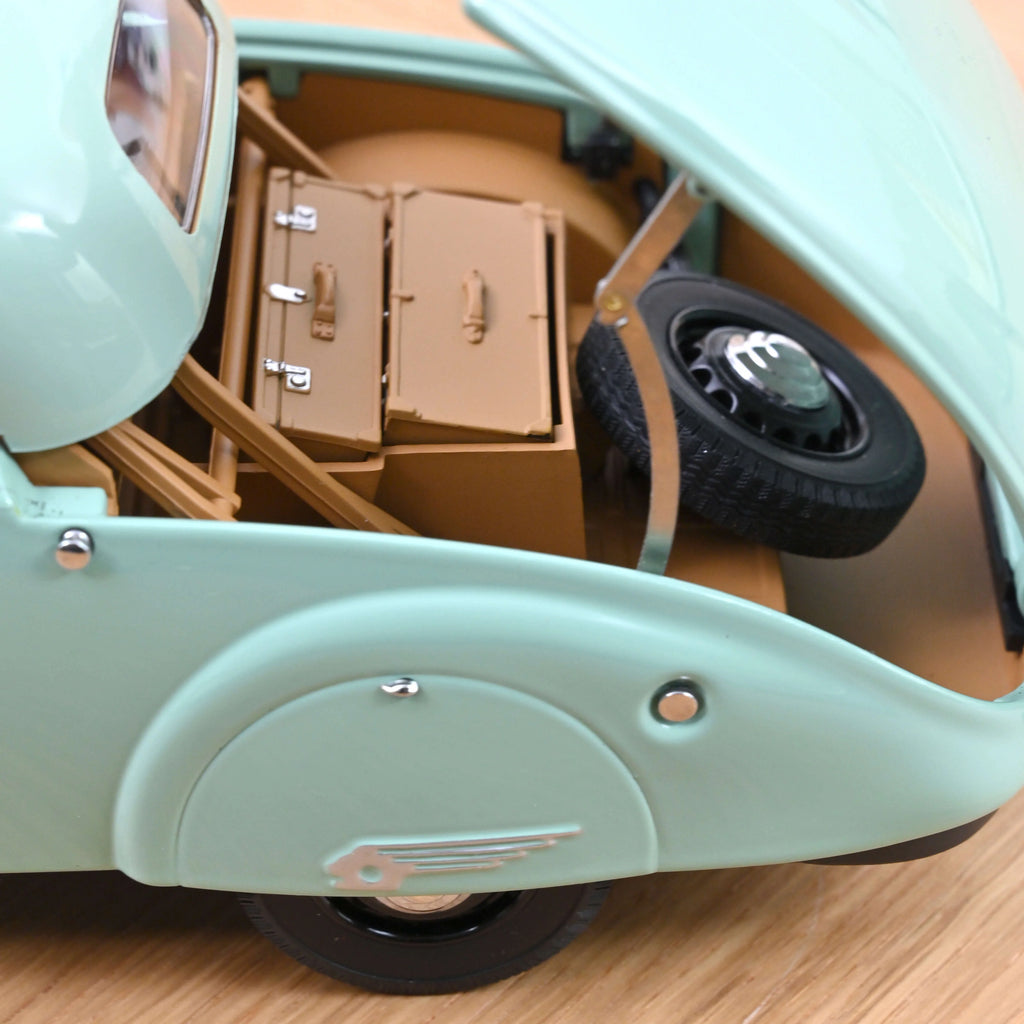 Peugeot 402 Eclipse 1937 Green 1:18 - 200pcs