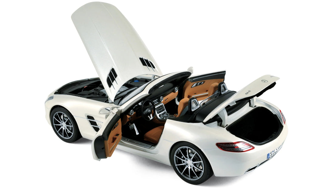 Mercedes-Benz SLS AMG Roadster 2011 White metallic 1:18