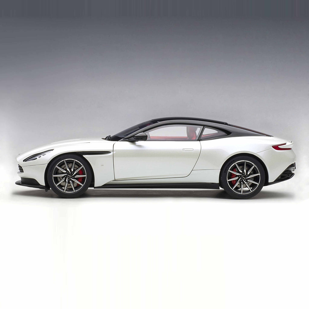 Aston Martin DB11 Morning Frost White 1:18
