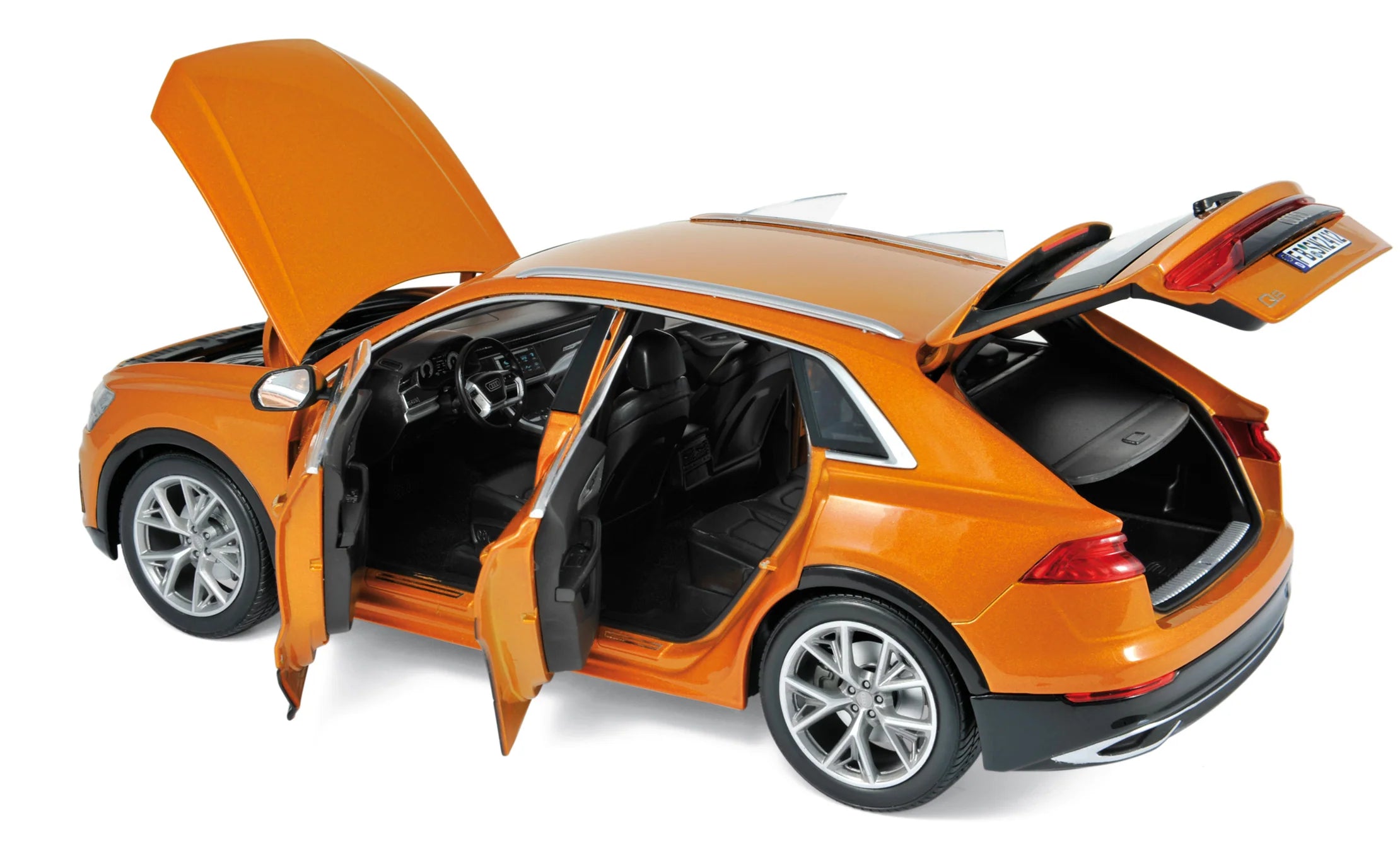 Audi Q8 2018 Orange Metallic 1:18