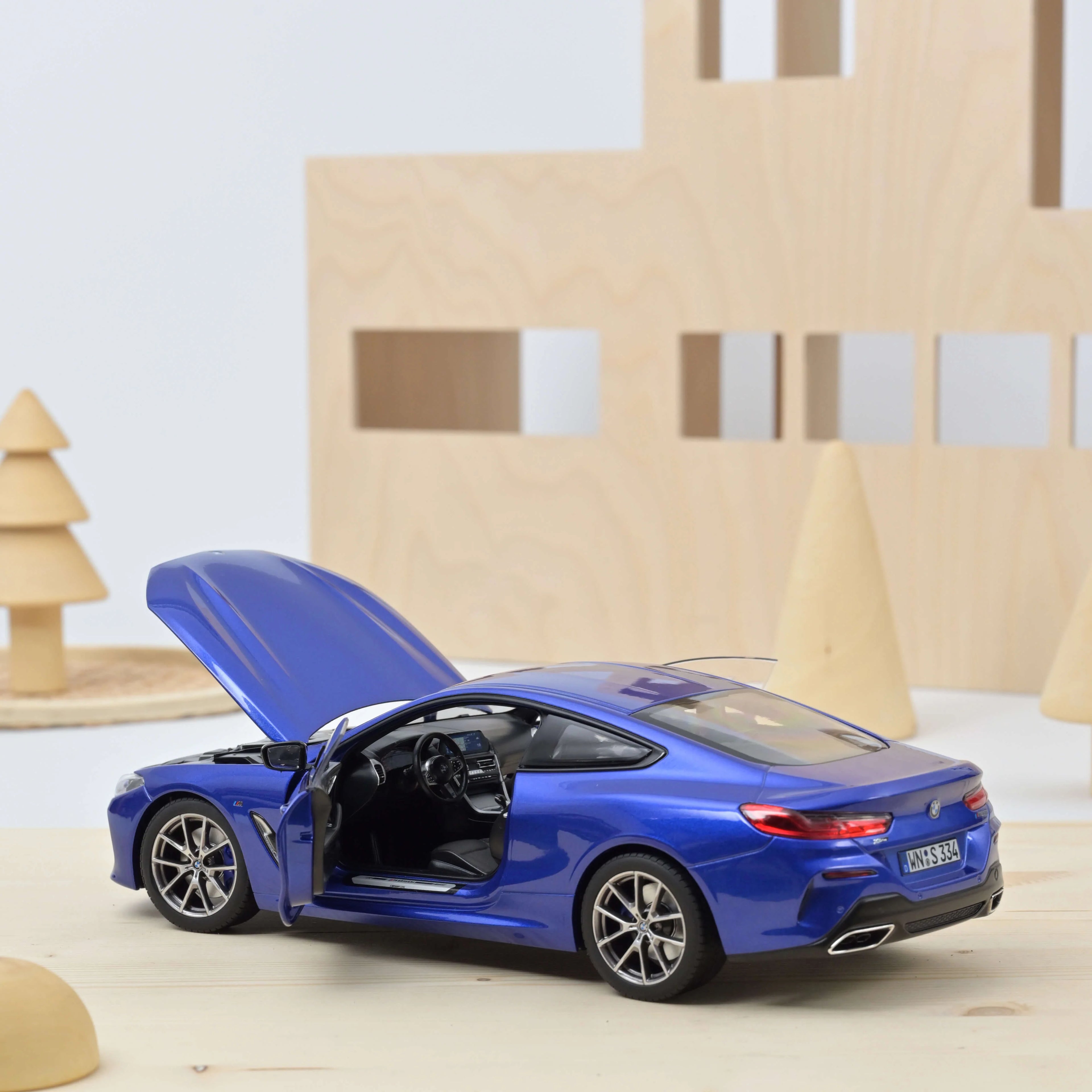 BMW M850i 2019 Blue metallic 1:18