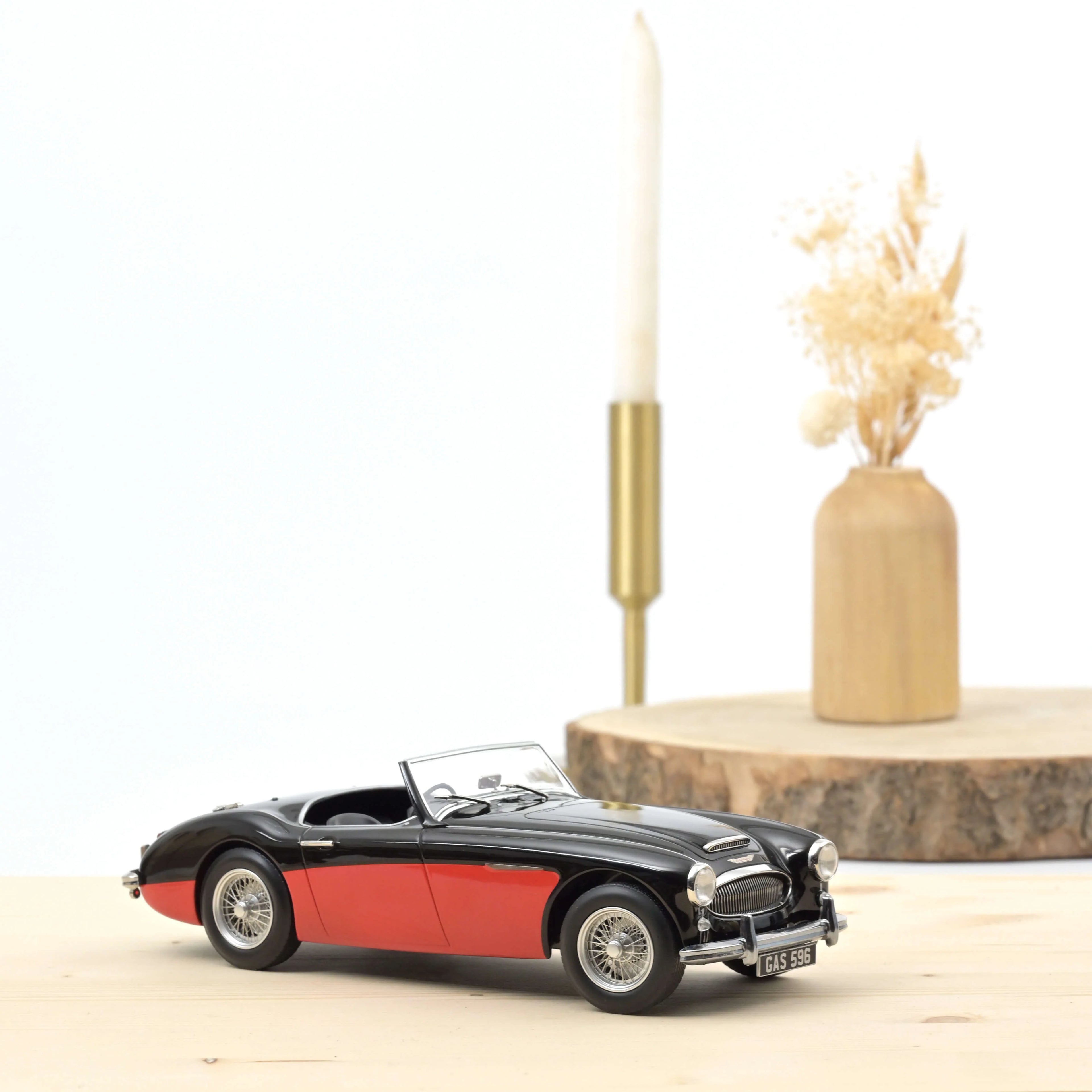 Austin Healey 3000 Mk.2 1961 Schwarz/Rot 1:18 - 200 Stk.