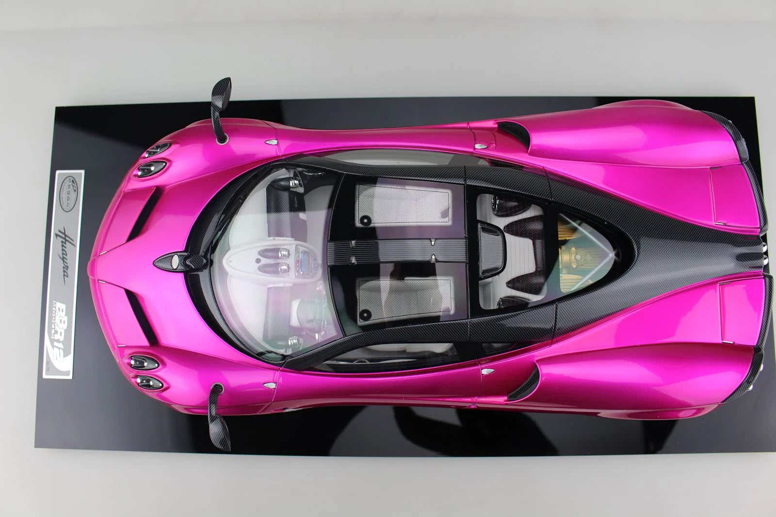 BBR Pagani Huayra in Flash Pink, Limited 20 pcs (Scale 1/12)