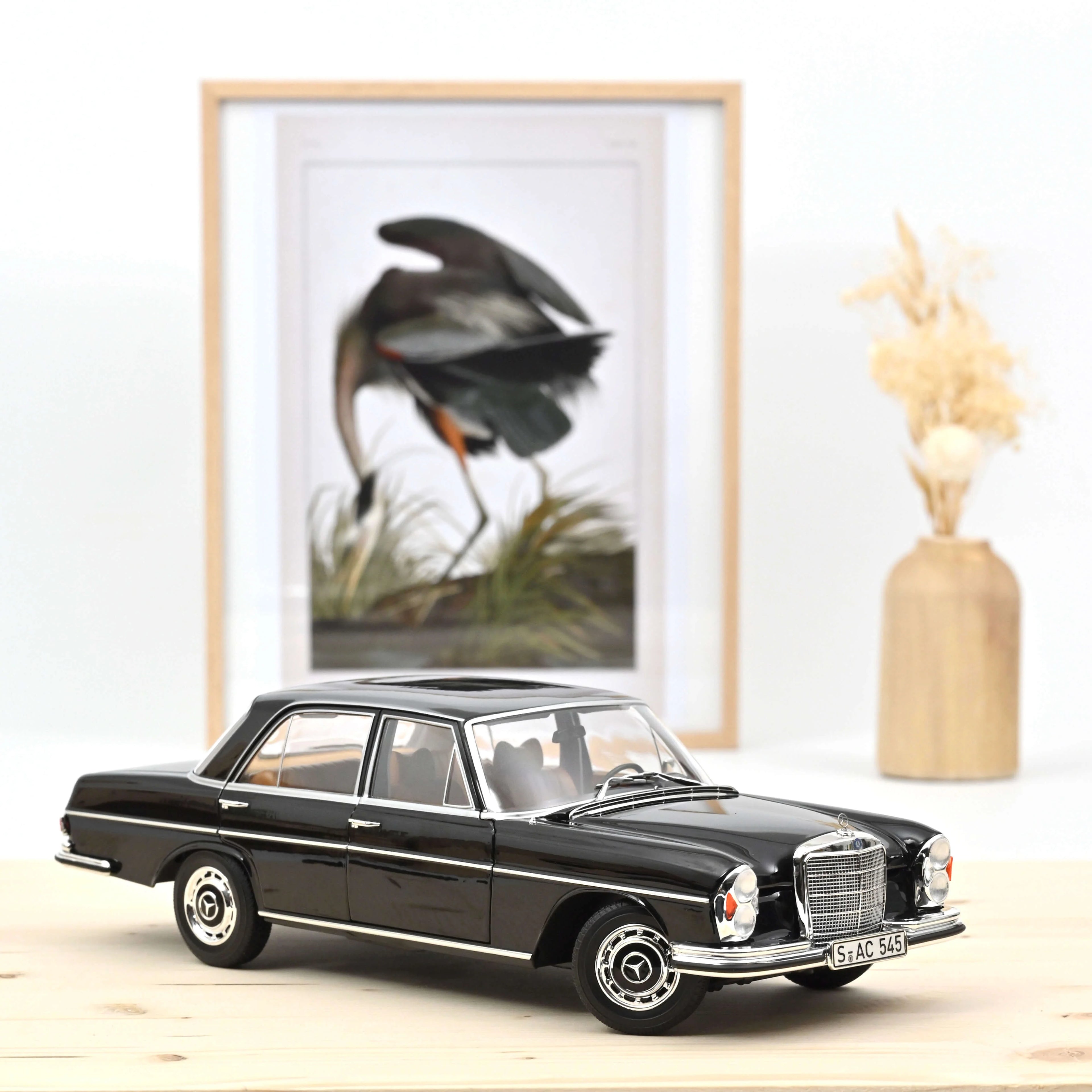 Mercedes-Benz 280 SE 1968 Noir 1:18