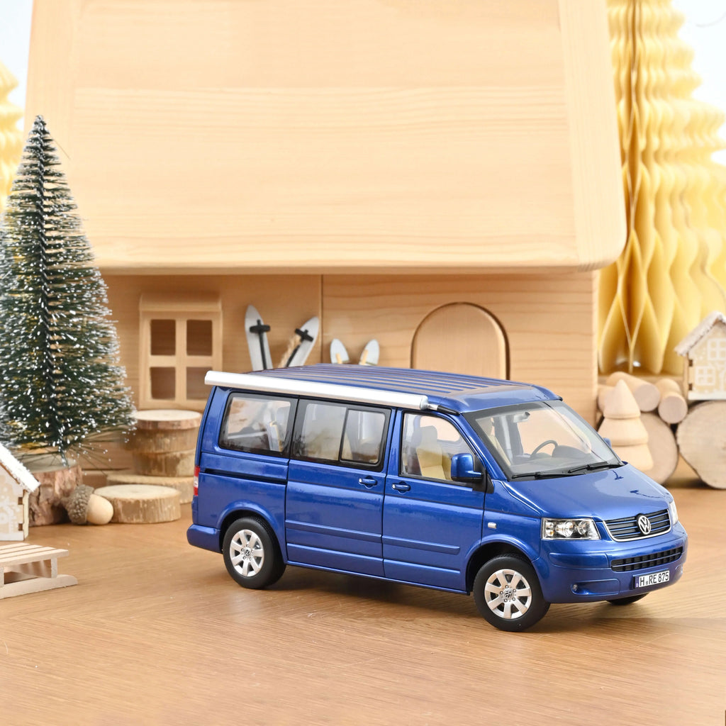 VW California 2003 Ravenablau Metallic 1:18