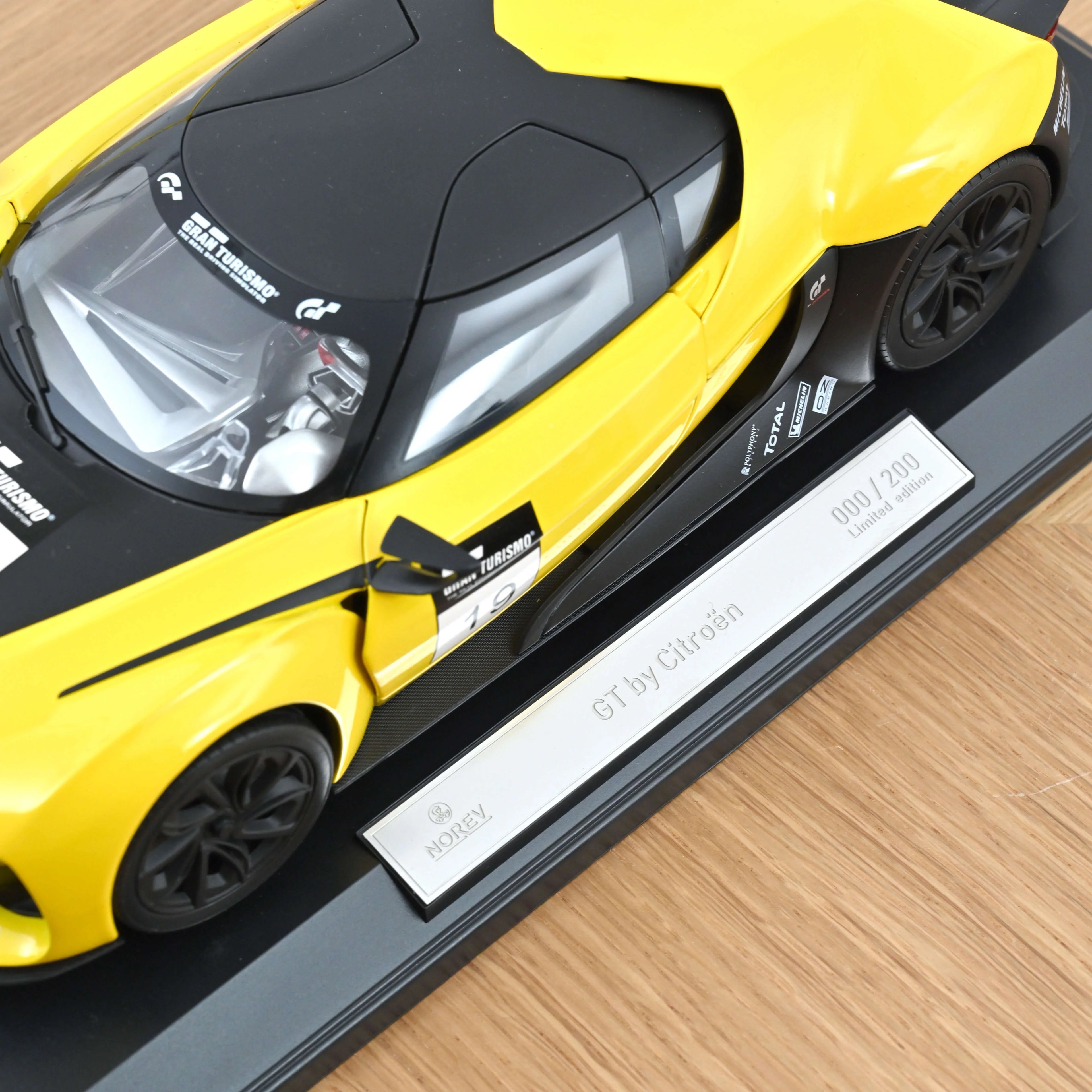 GT by Citroën 2008 Yellow & Black Concept Car 1:18 - 200pcs