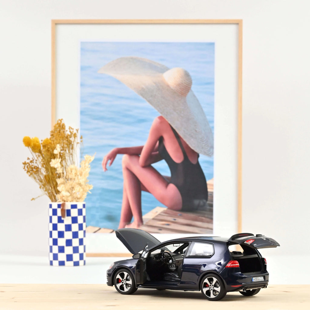 VW Golf GTI 2013 Night Blue metallic 1:18 - 200pcs
