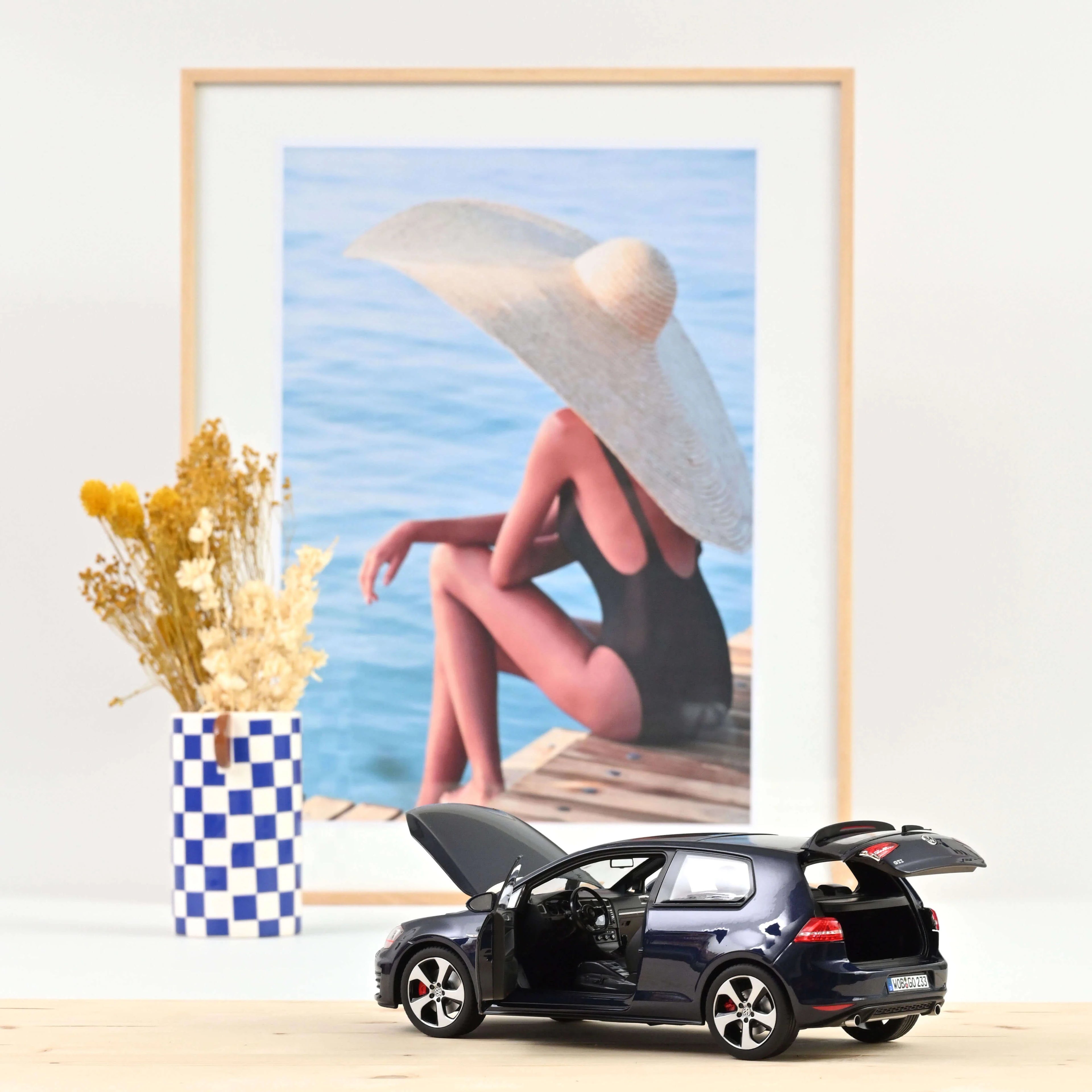 VW Golf GTI 2013 Night Blue metallic 1:18 - 200pcs