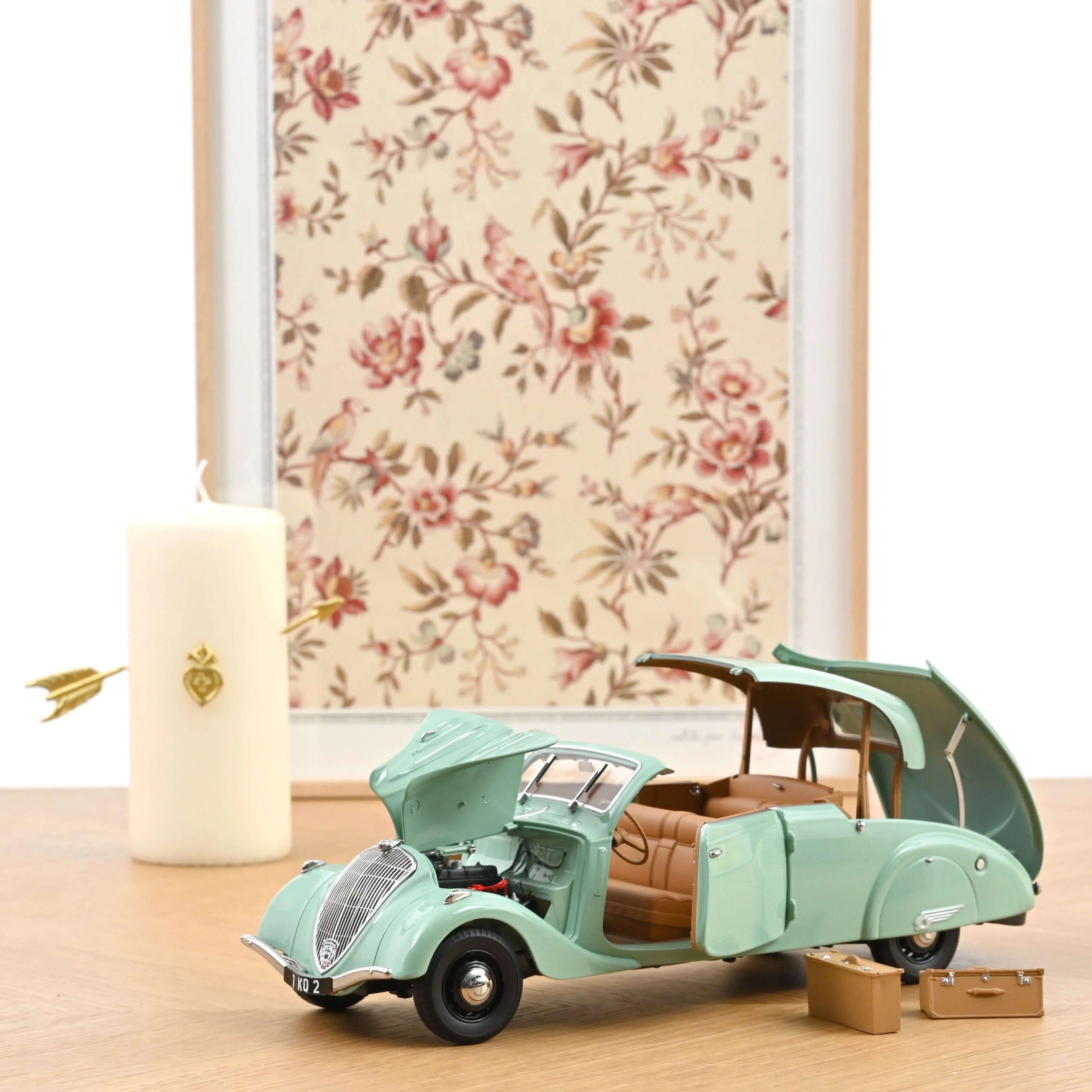 Peugeot 402 Eclipse 1937 Green 1:18 - 200pcs
