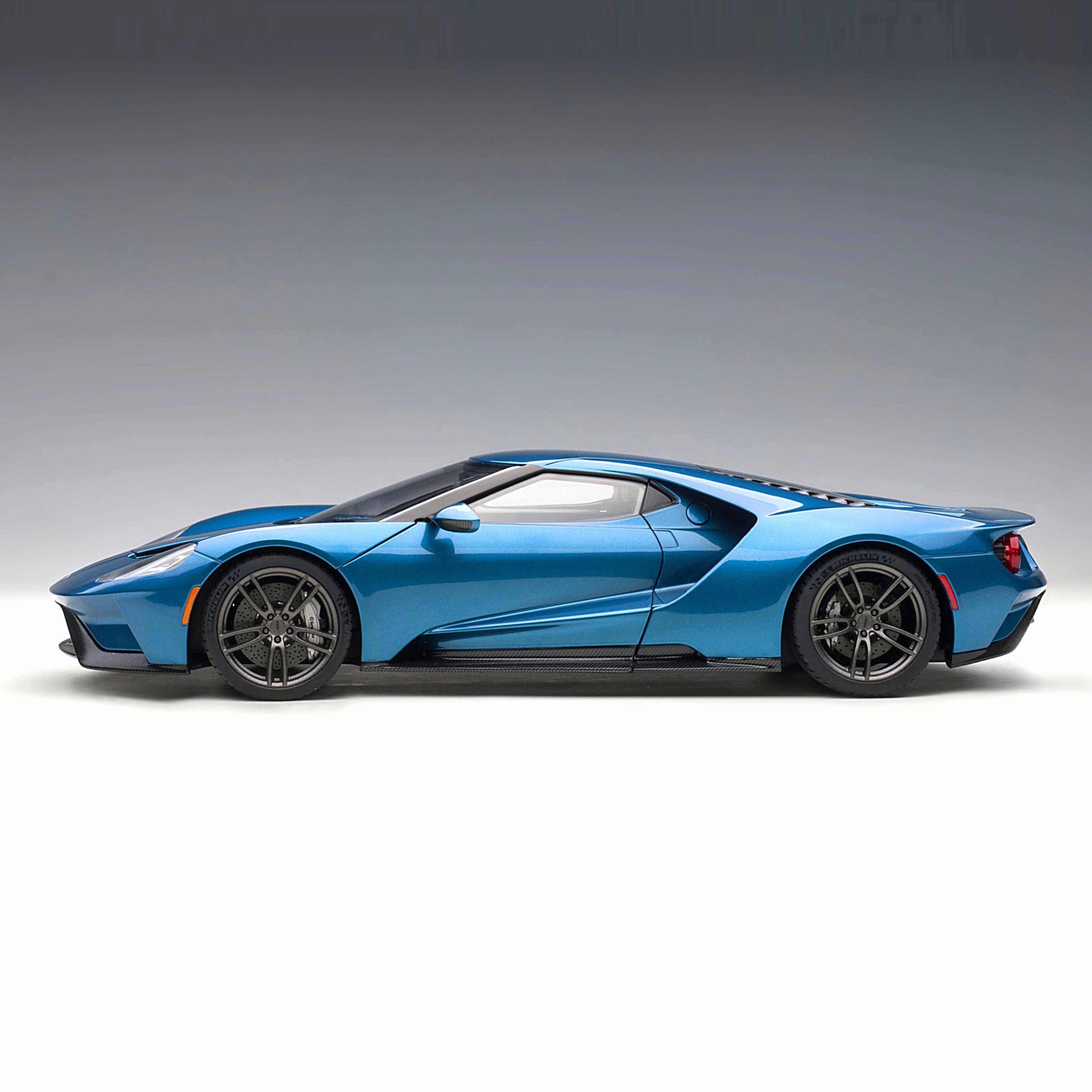 Ford GT 2017 Liquid Blue 1:18