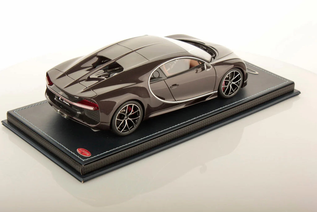 MR Bugatti Chiron (Brown Carbon or Red Carbon) - Limited 149 pcs