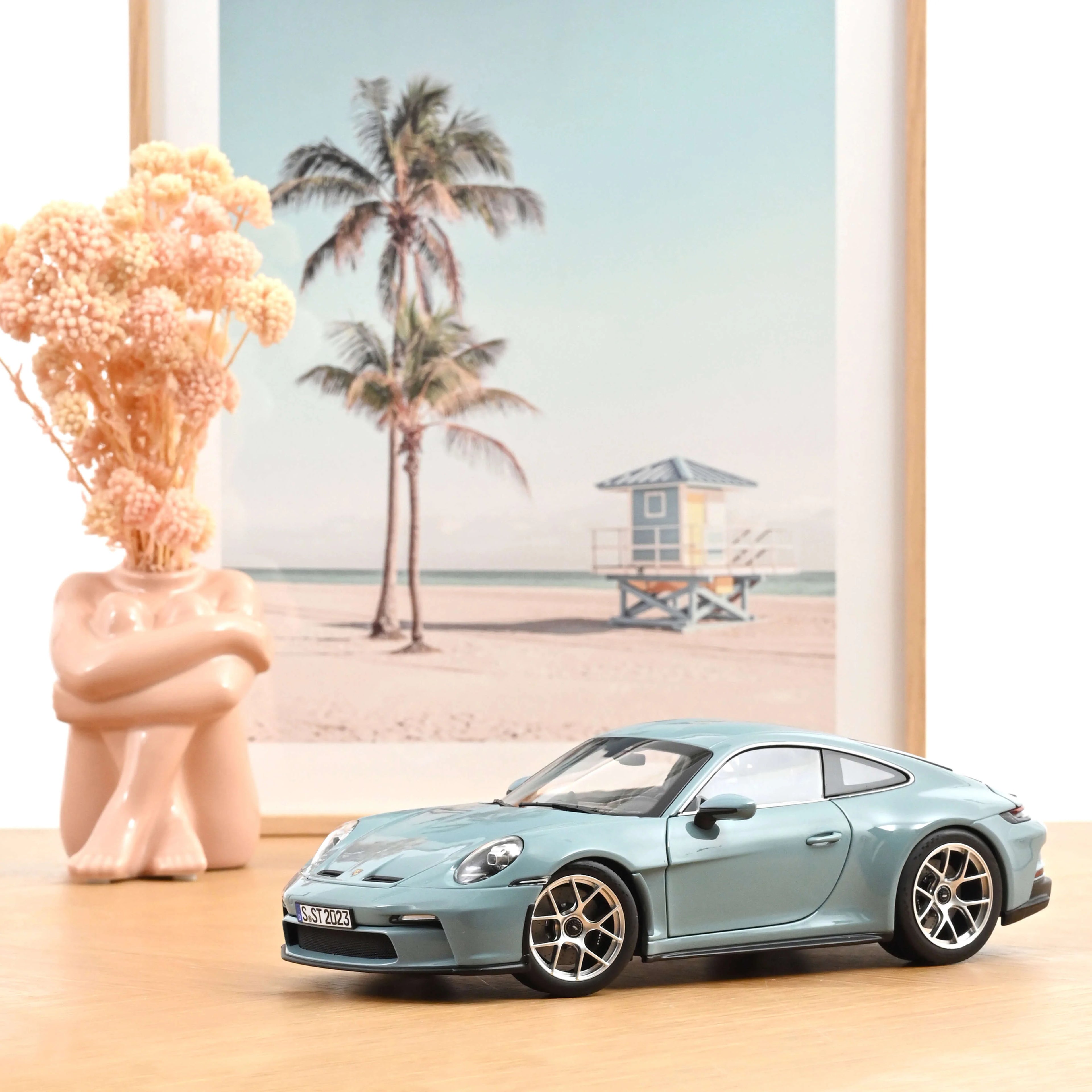 Porsche 911 S/T 2023 Bleu Meissen 1/18