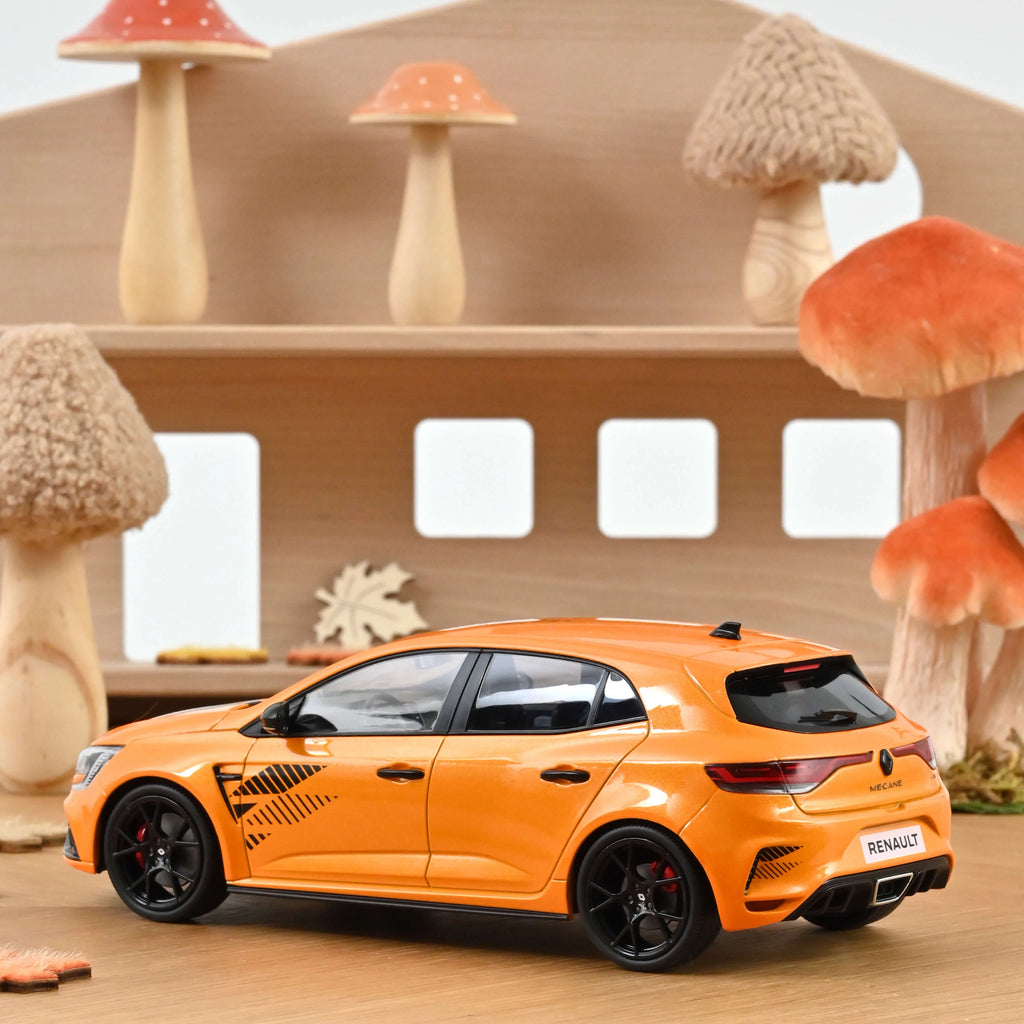 Renault Megane R.S. Ultime 2023 Tonic Orange 1:18 - 200 Stk.