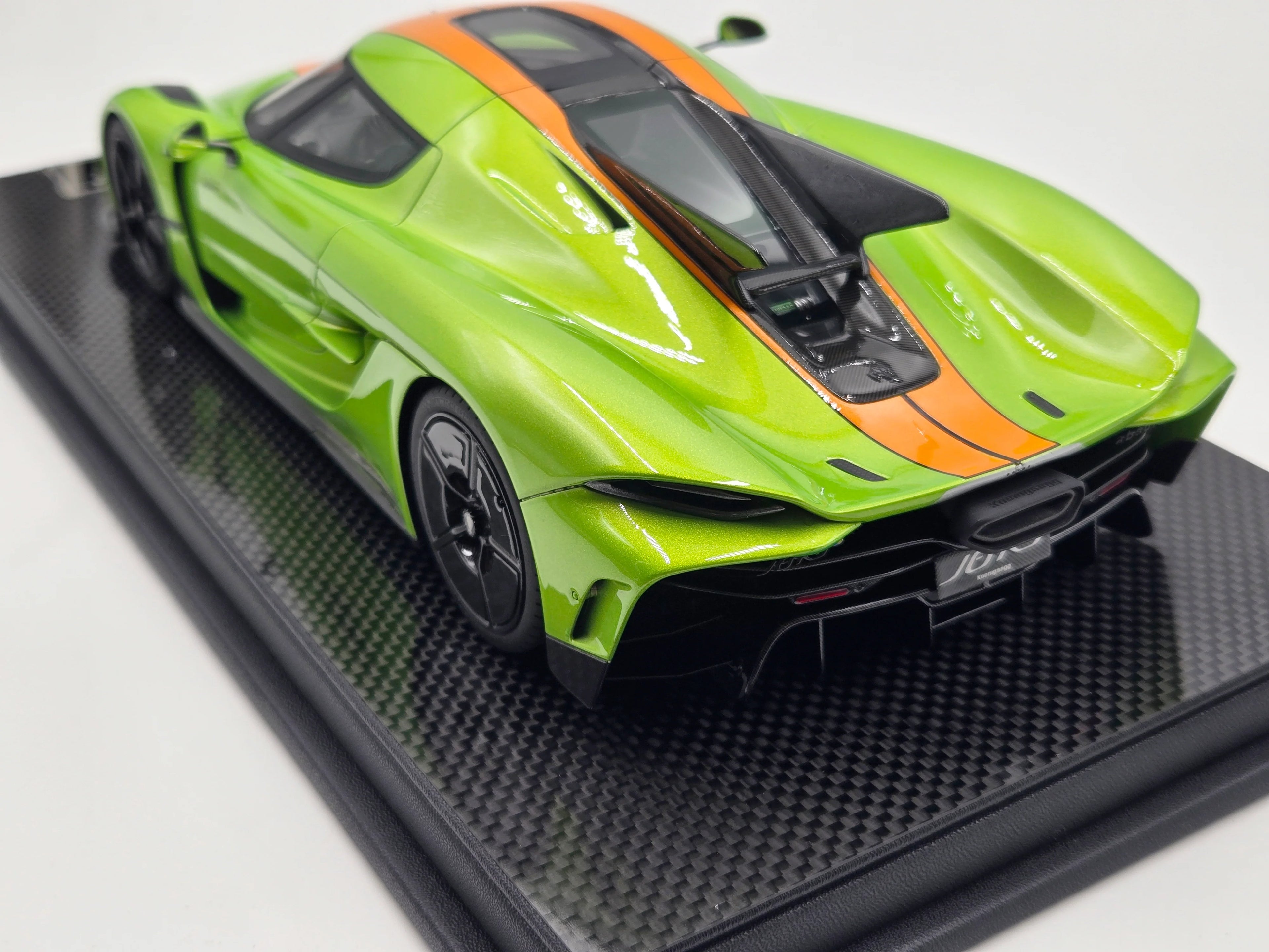 FrontiArt Koenigsegg Jesko Absolut 7373 Green - Limited 100 pcs