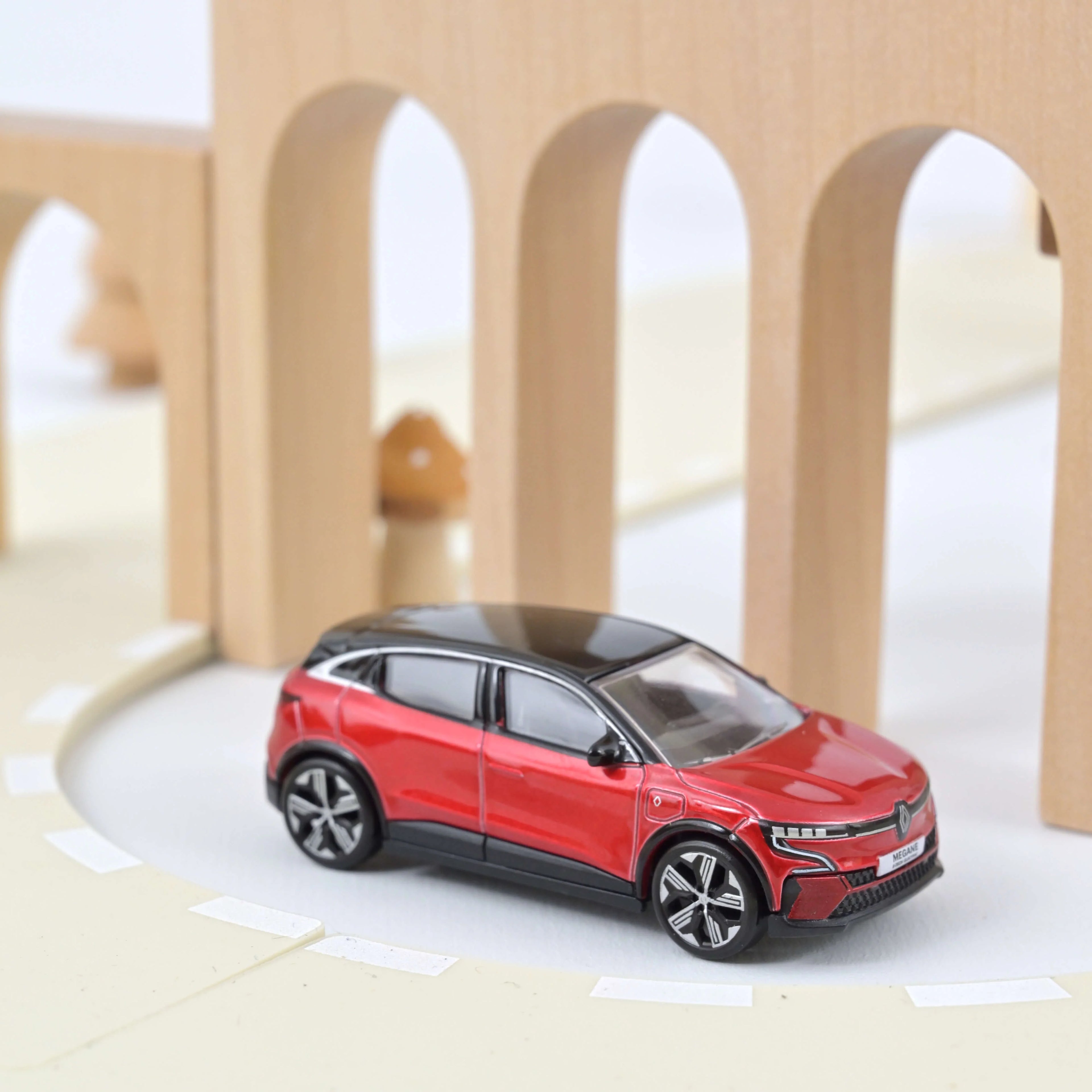 Renault Megane E-Tech 100% Electric 2022 Flame Red and Black 1:64