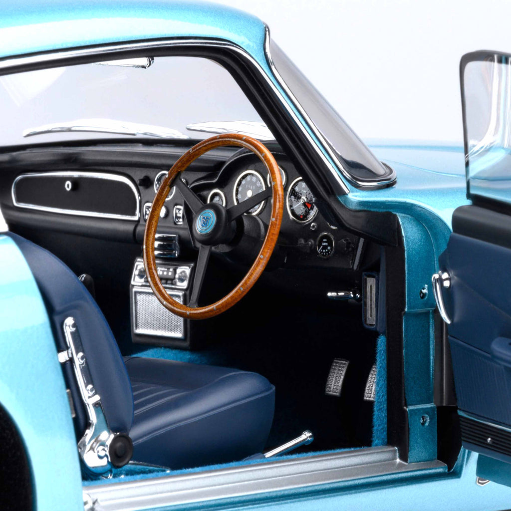 Aston Martin DB5 Caribbean Pearl 1/18