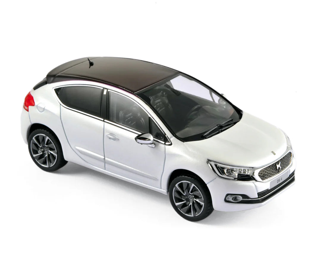 DS 4 2015 Pearl White&Whisper Purple 1:43