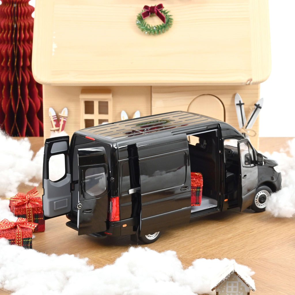 Mercedes-Benz Sprinter 2018 Black 1:18