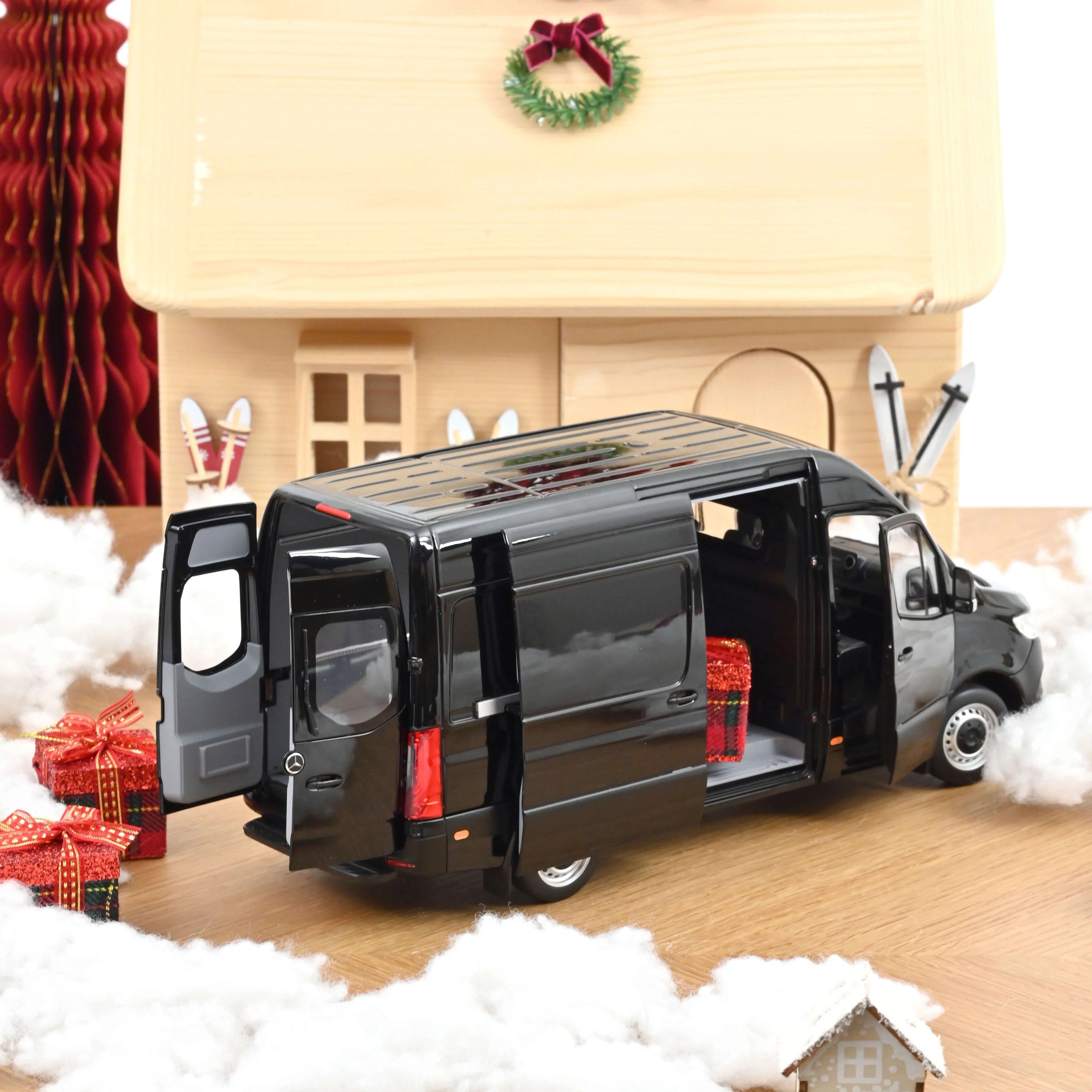 Mercedes-Benz Sprinter 2018 Black 1:18