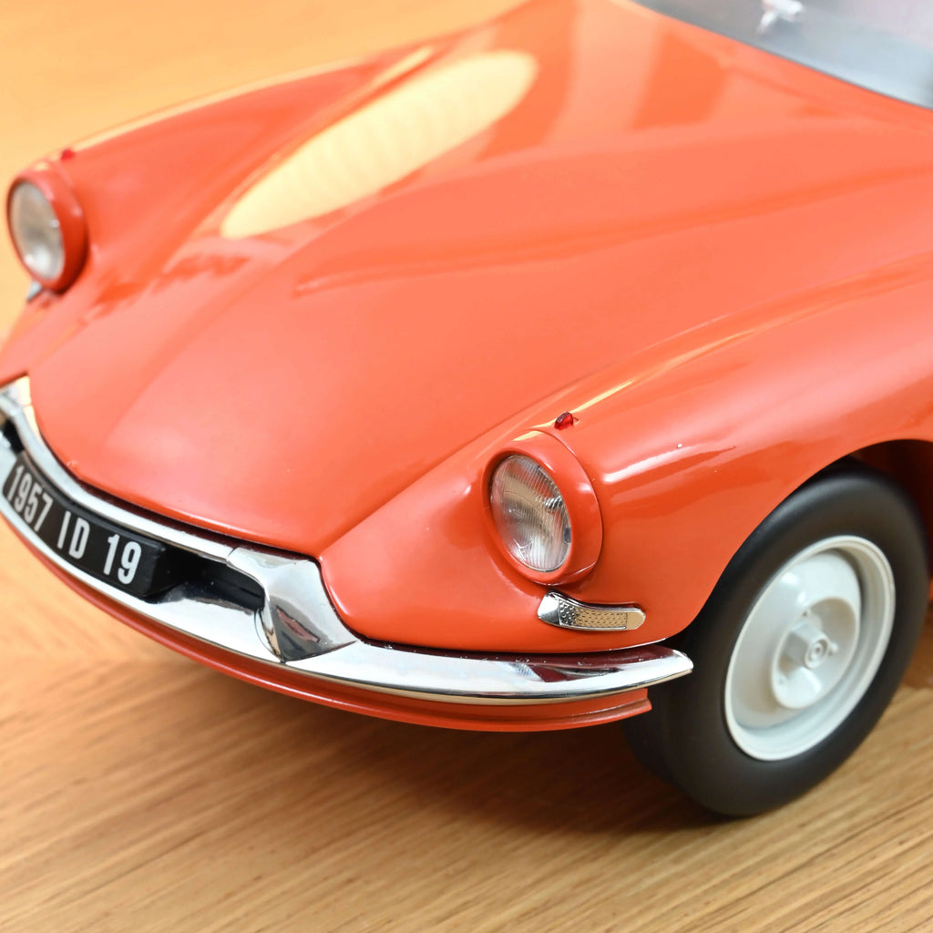 Citroën ID 19 1957 Capucine Orange and Cream 1:12