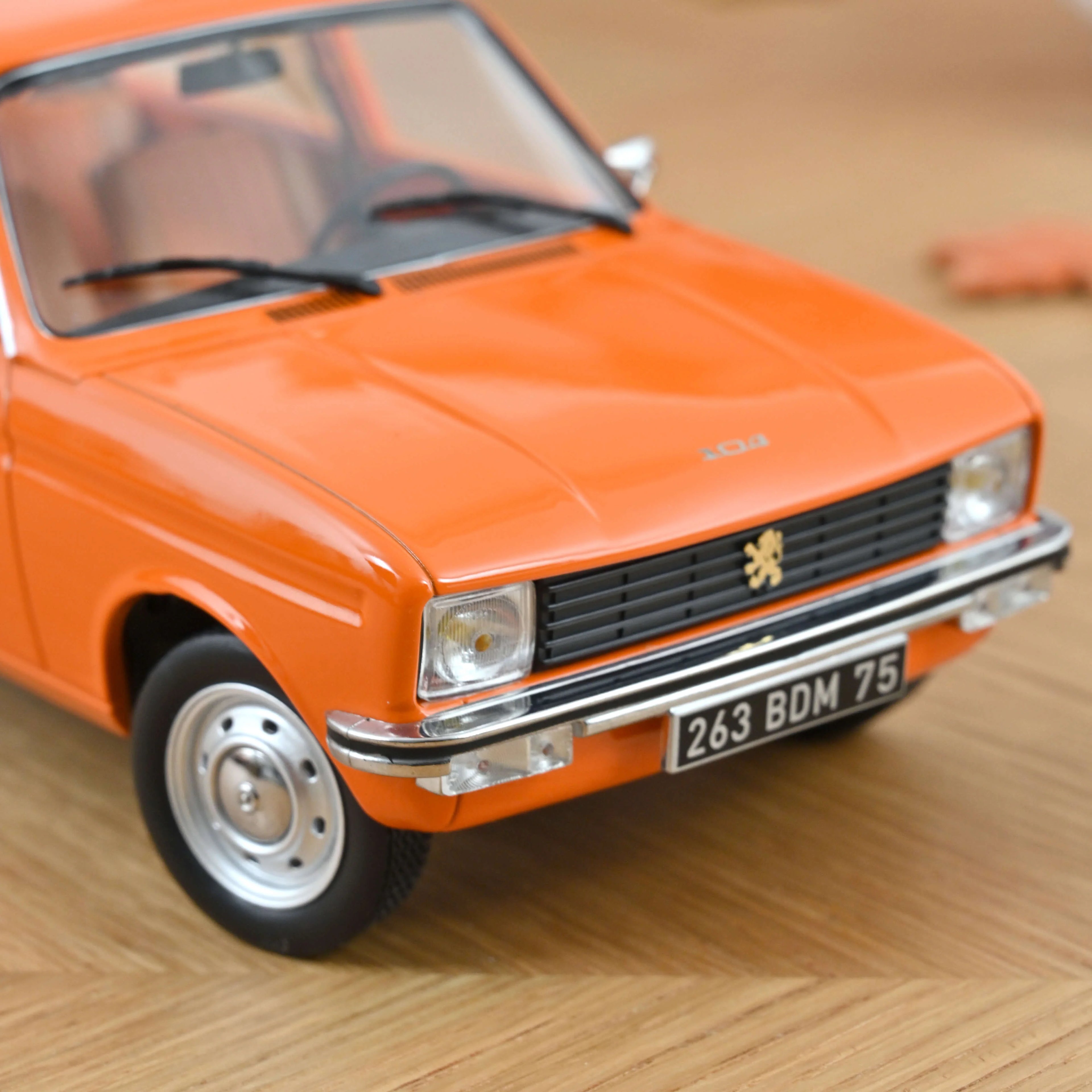 Peugeot 104 GL 1977 Orange 1:18 - 300pcs