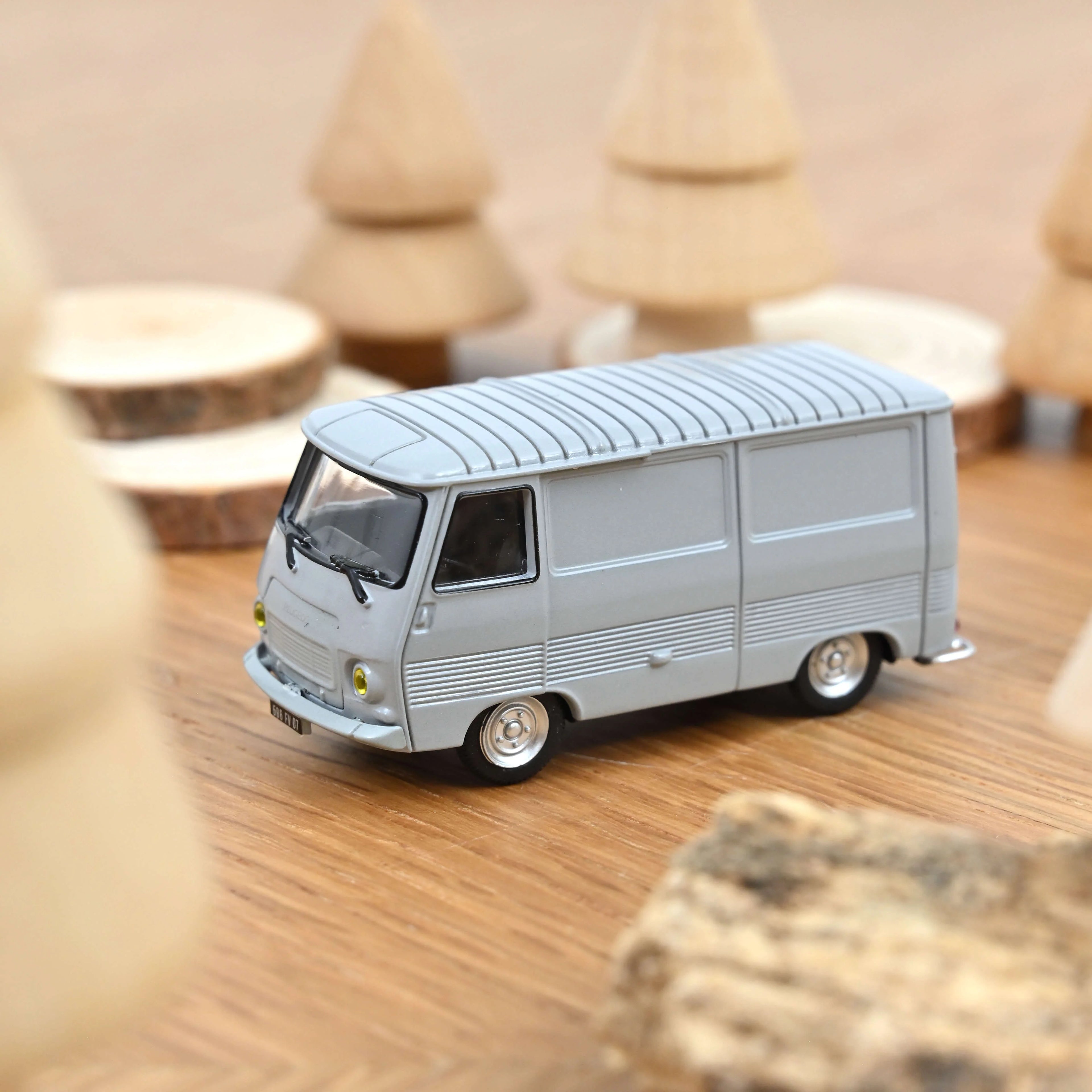 Peugeot J7 1965 Grey 1:87