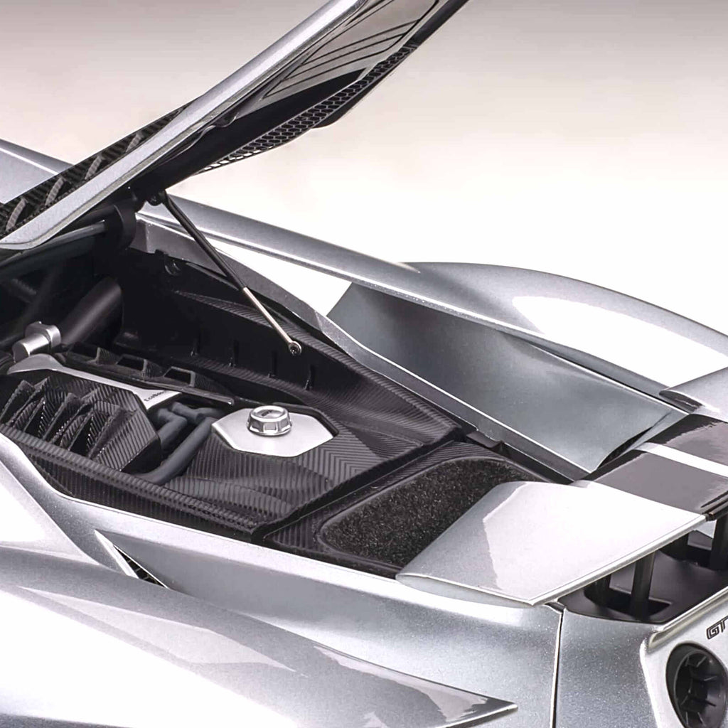 Ford GT 2017 Silver/Black Stripes 1:12