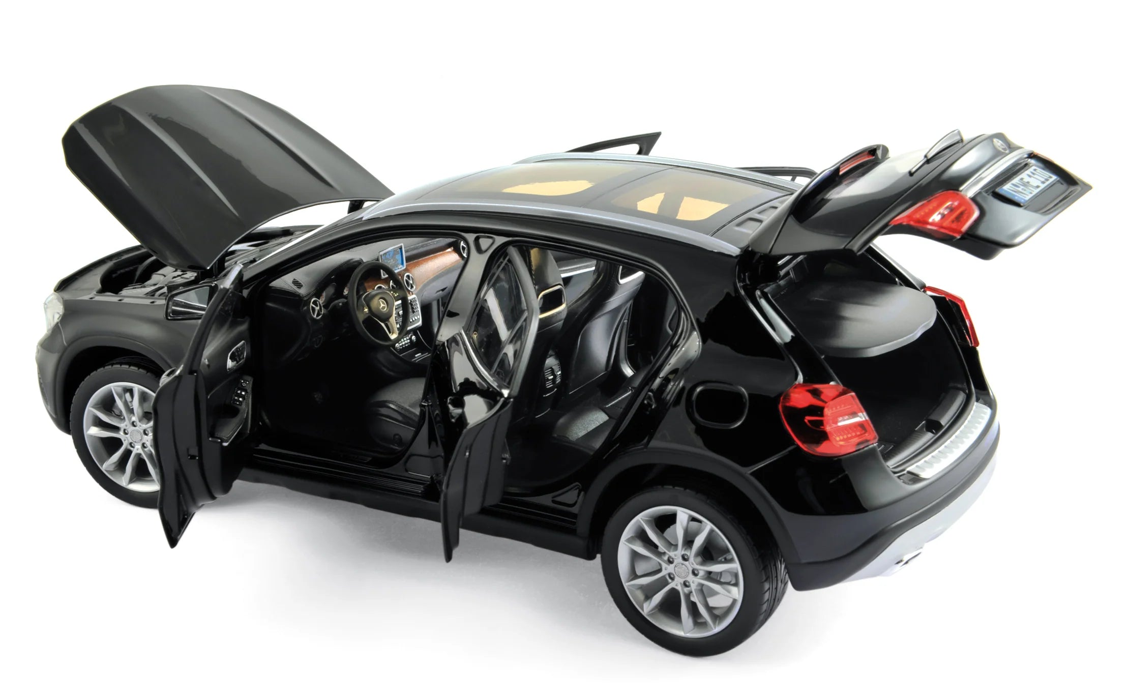 Mercedes-Benz GLA 2014 Black 1:18
