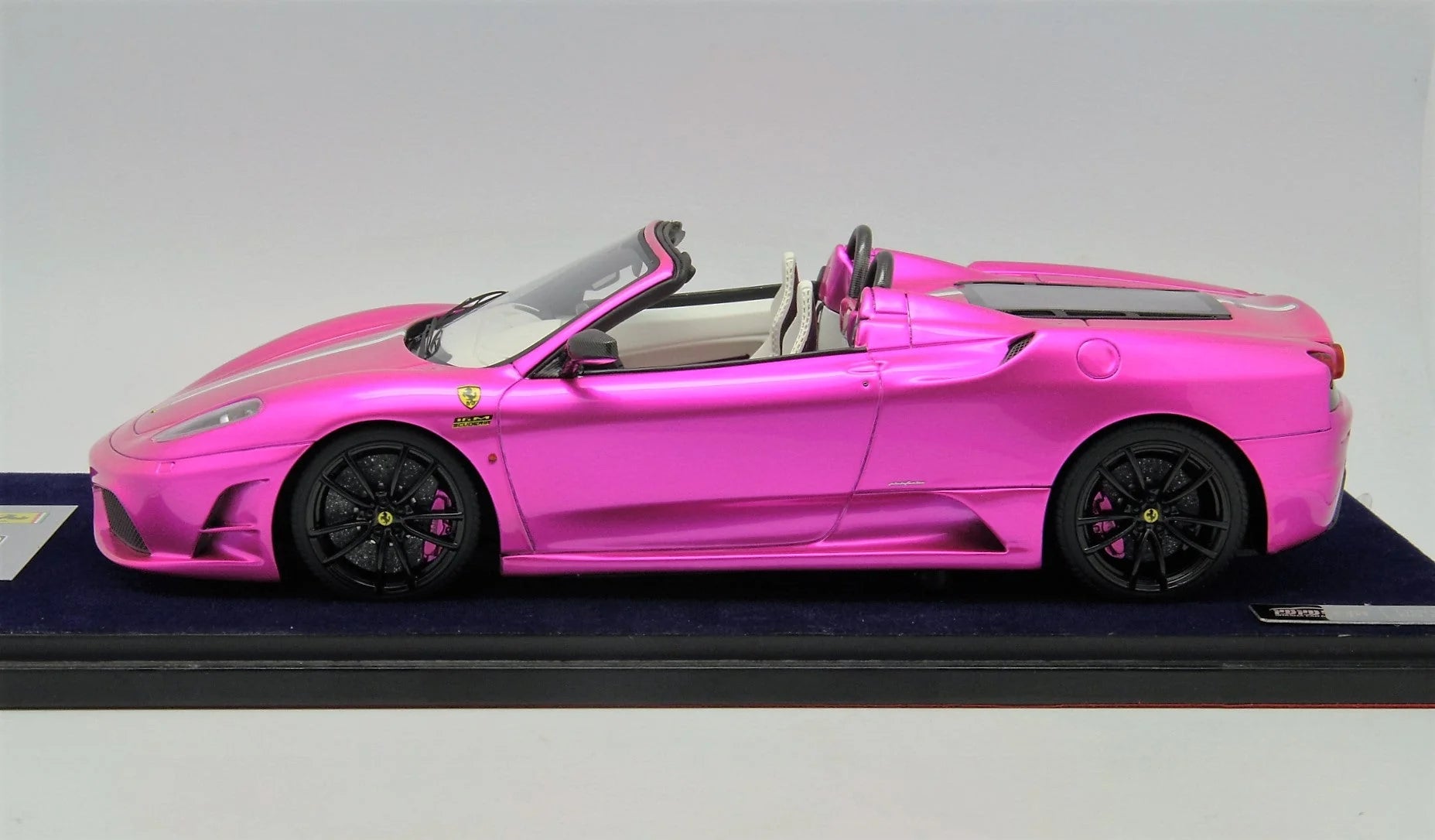 LookSmart  Ferrari F430 Scuderia 16M Flash Pink with Display Case