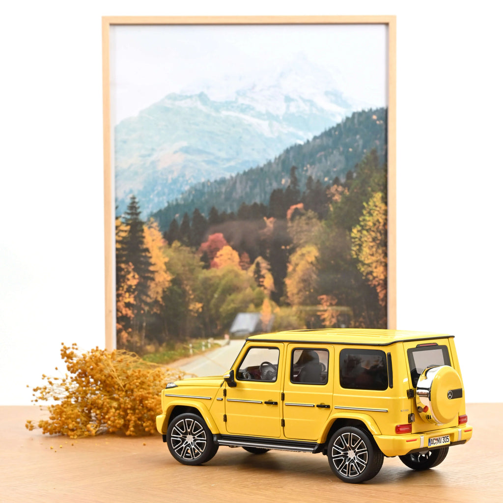 Mercedes-Benz G-Class 2024 Sun Yellow 1:18