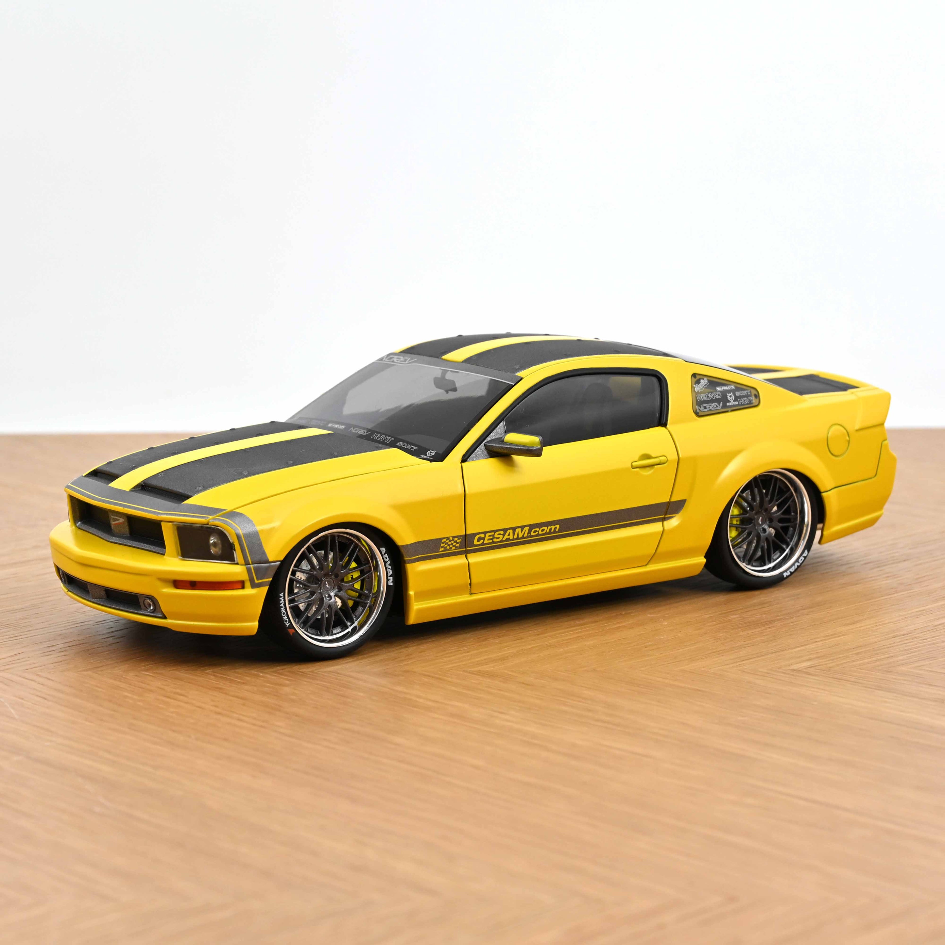 Mustang + Parotech Jet Ski Yellow CESAM 1:18