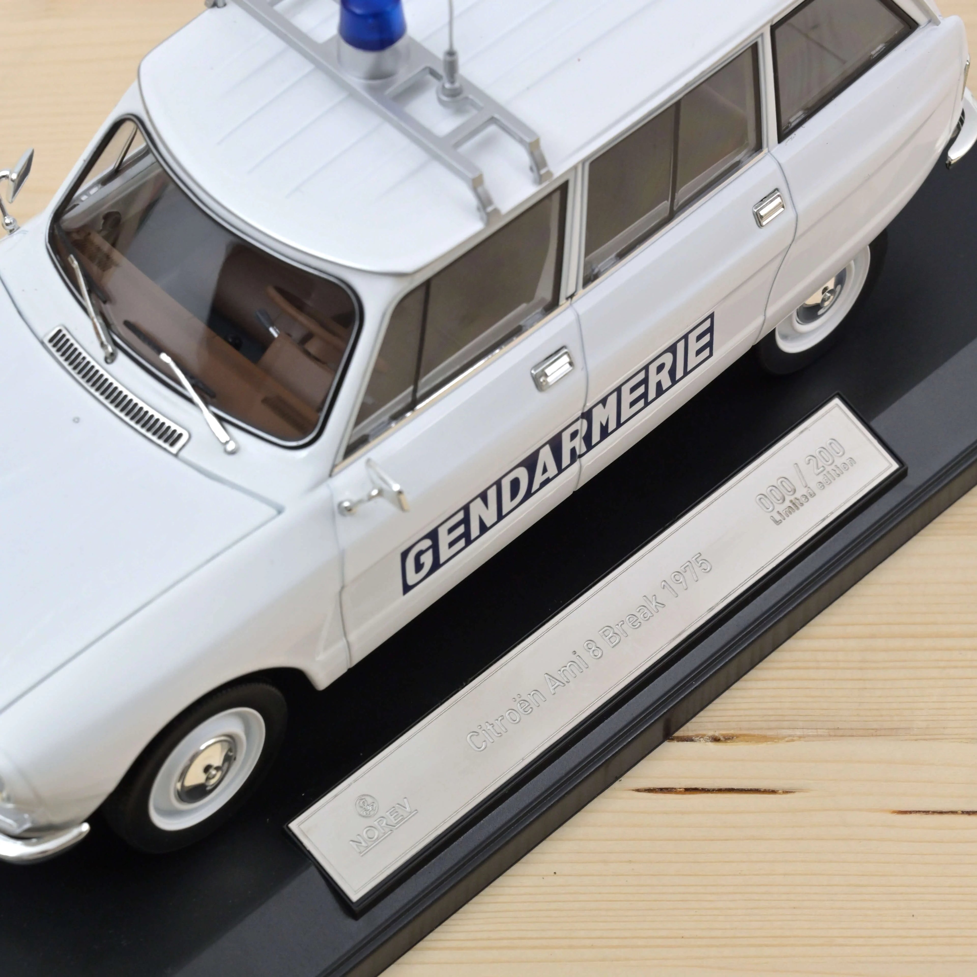 Citroën Ami 8 Break 1975 Gendarmerie 1:18 - 200 Stück