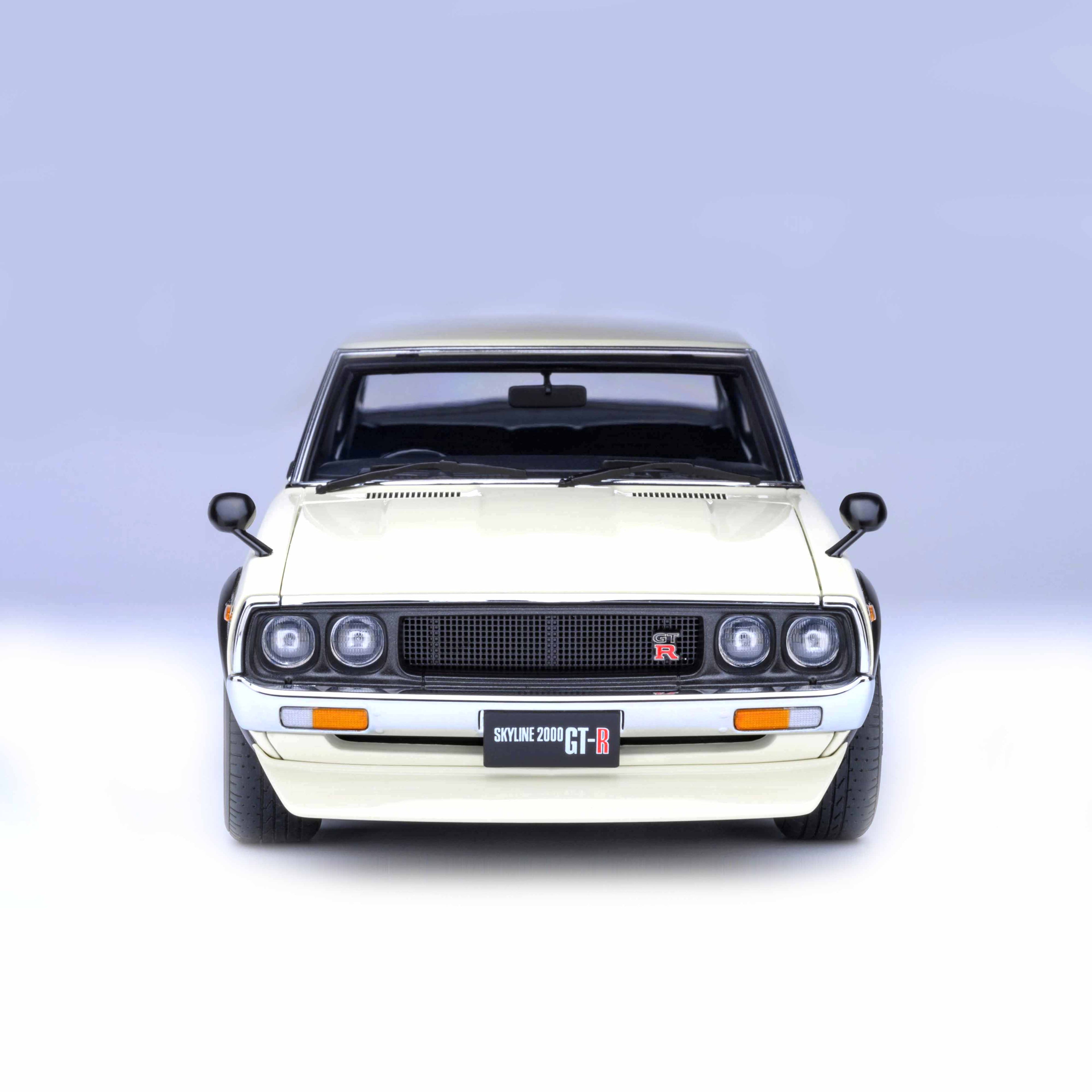 Nissan Skyline 2000 GT-R (KPGC110) Tuned White 1:18