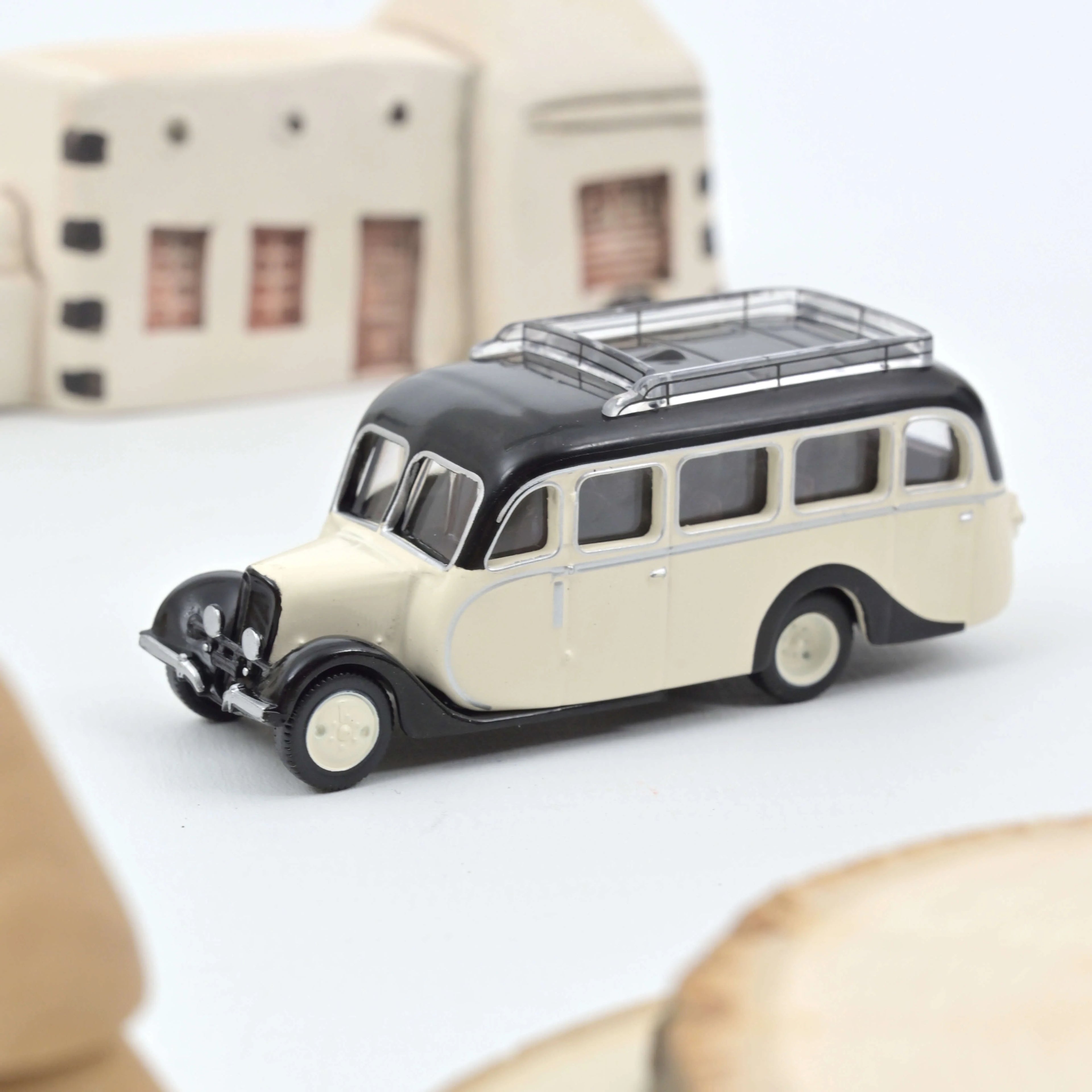 Citroën U23 Autocar 1947 Crème et Noir 1:87