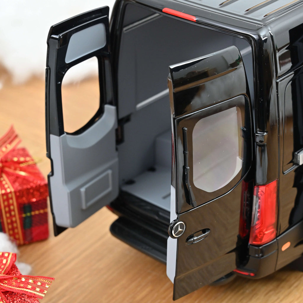 Mercedes-Benz Sprinter 2018 Black 1:18
