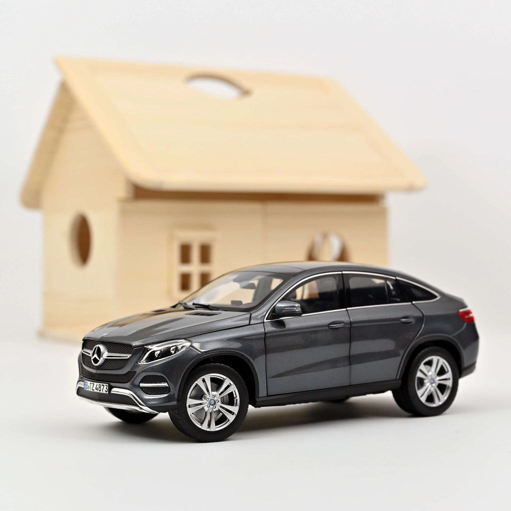 Mercedes-Benz GLE Coupé 2015 Gris métallisé 1:18